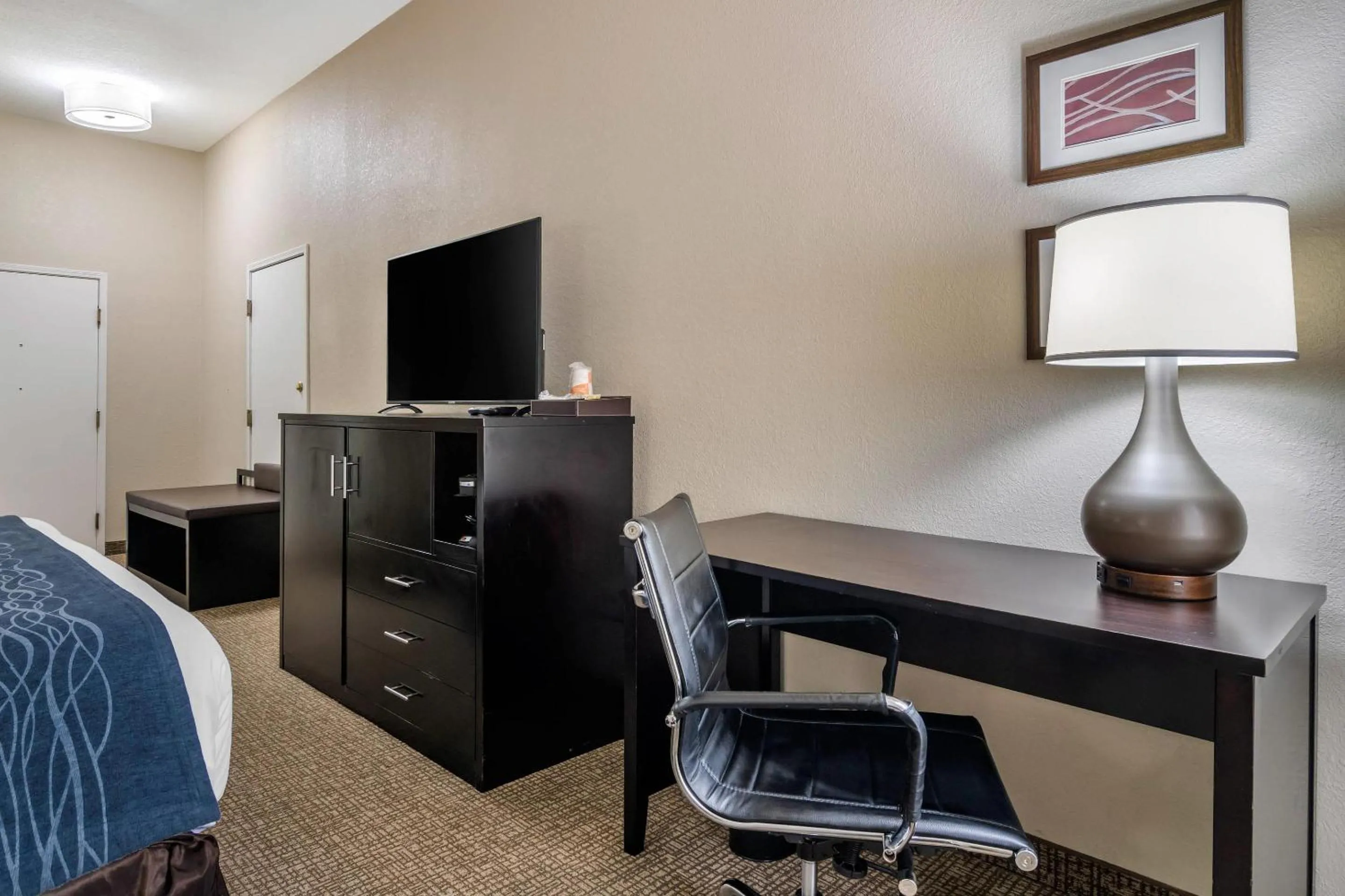 Bedroom in Comfort Inn & Suites Atlanta-Smyrna