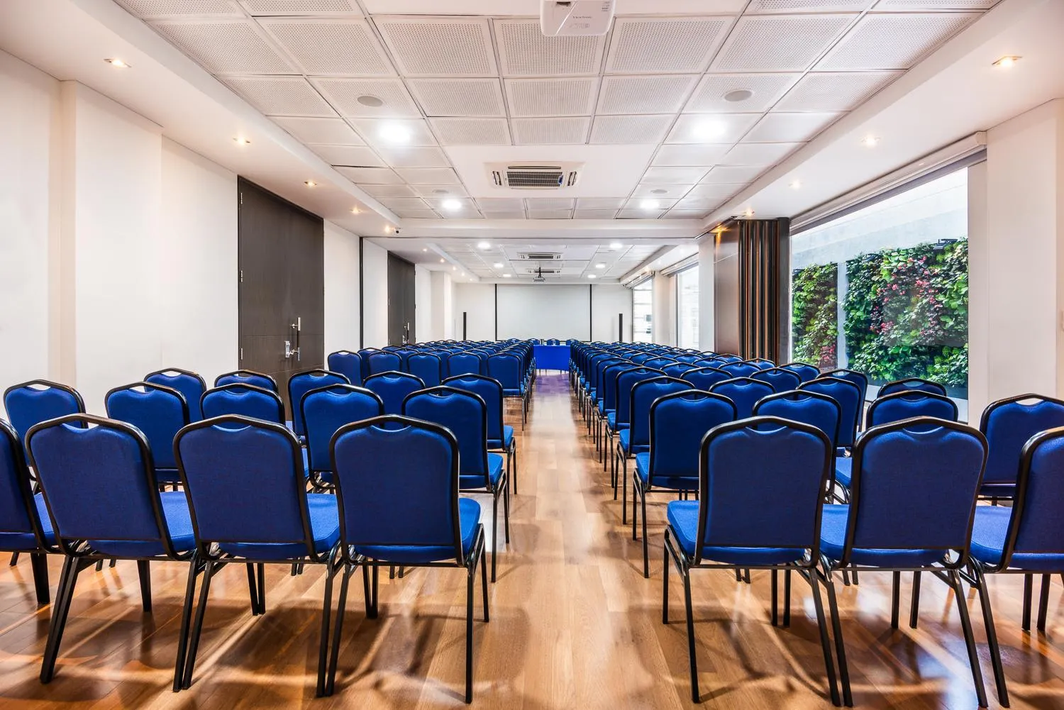Meeting/conference room in One Sixteen Hotel