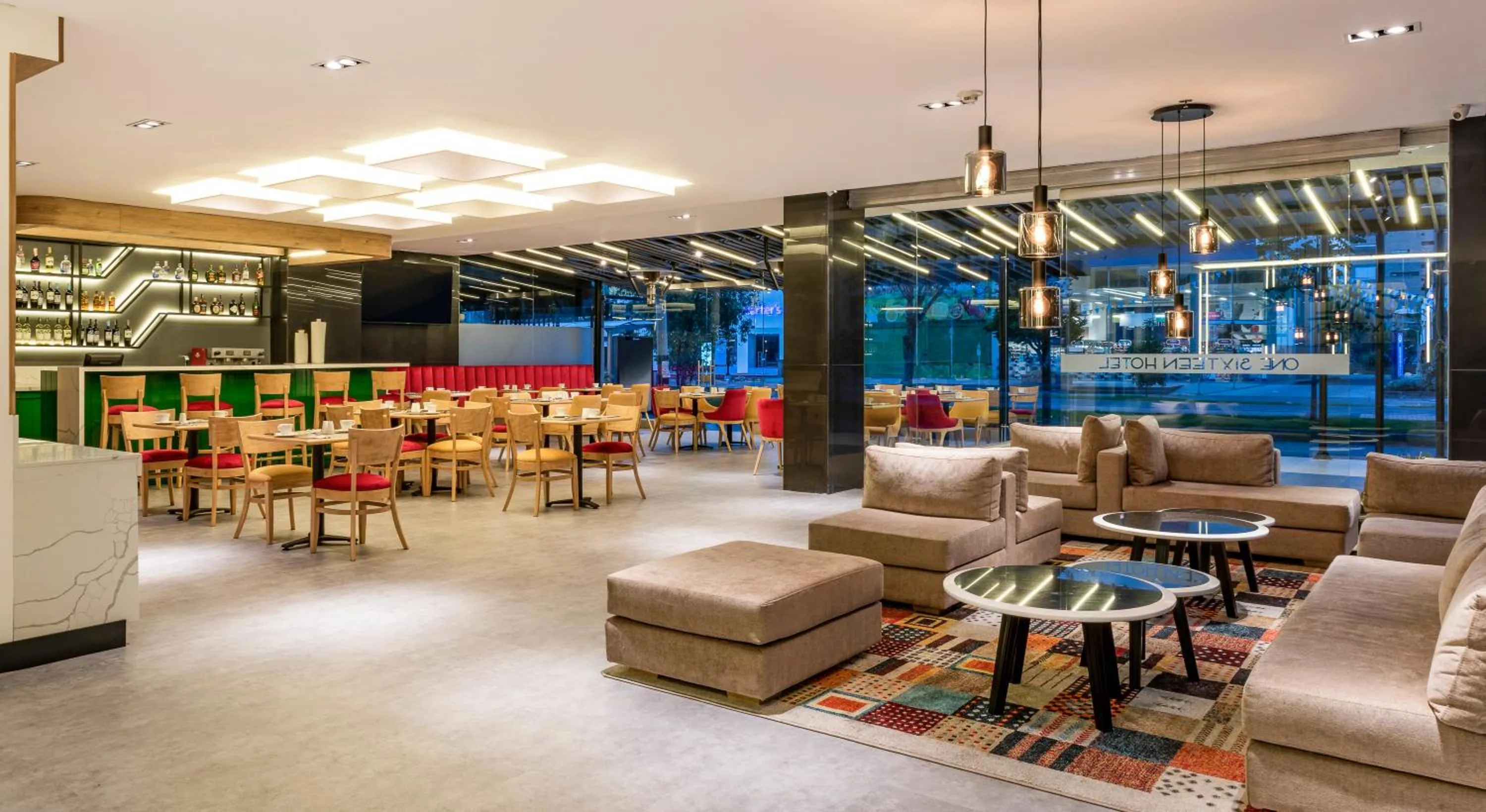 Living room in One Sixteen Hotel