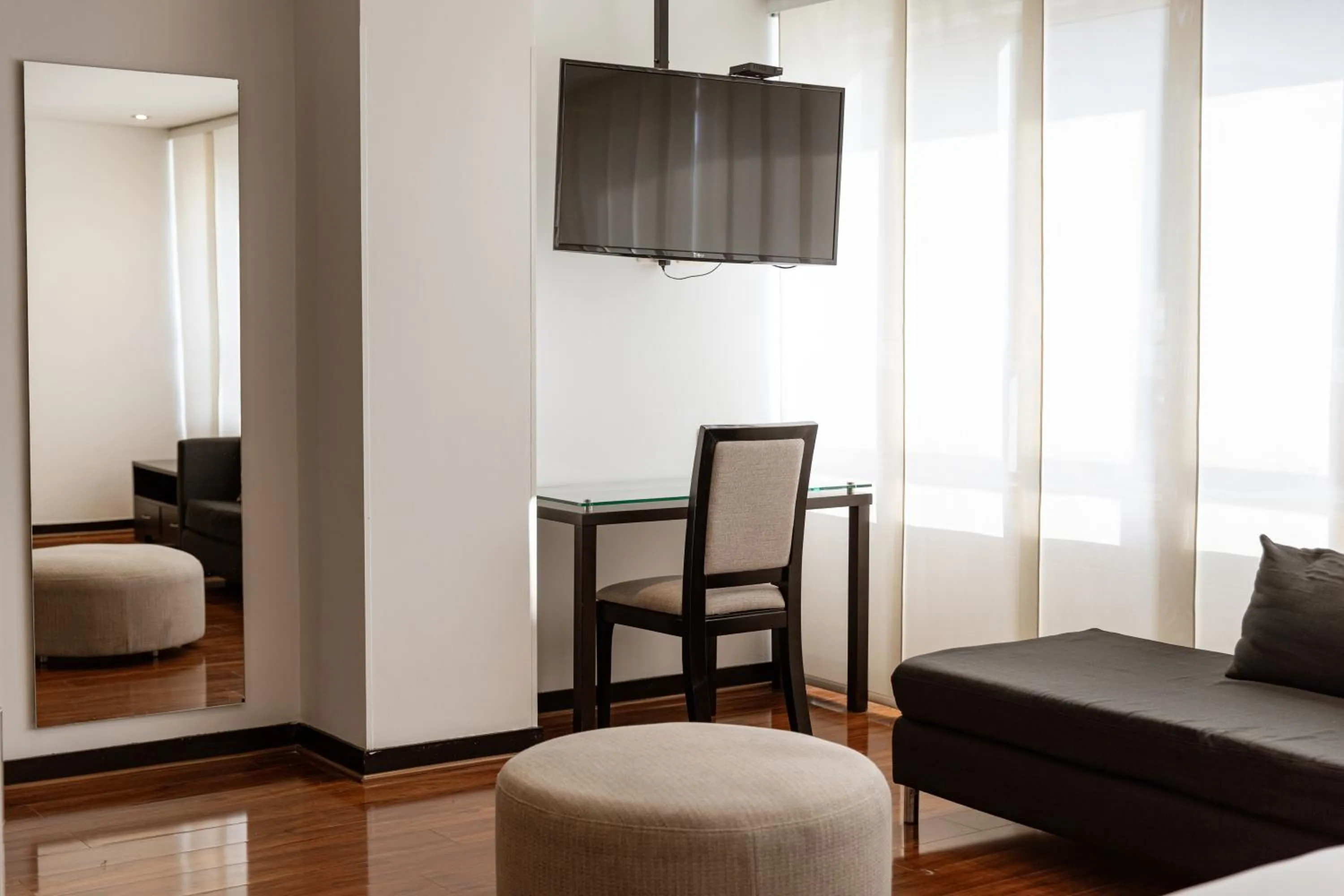 TV and multimedia in One Sixteen Hotel