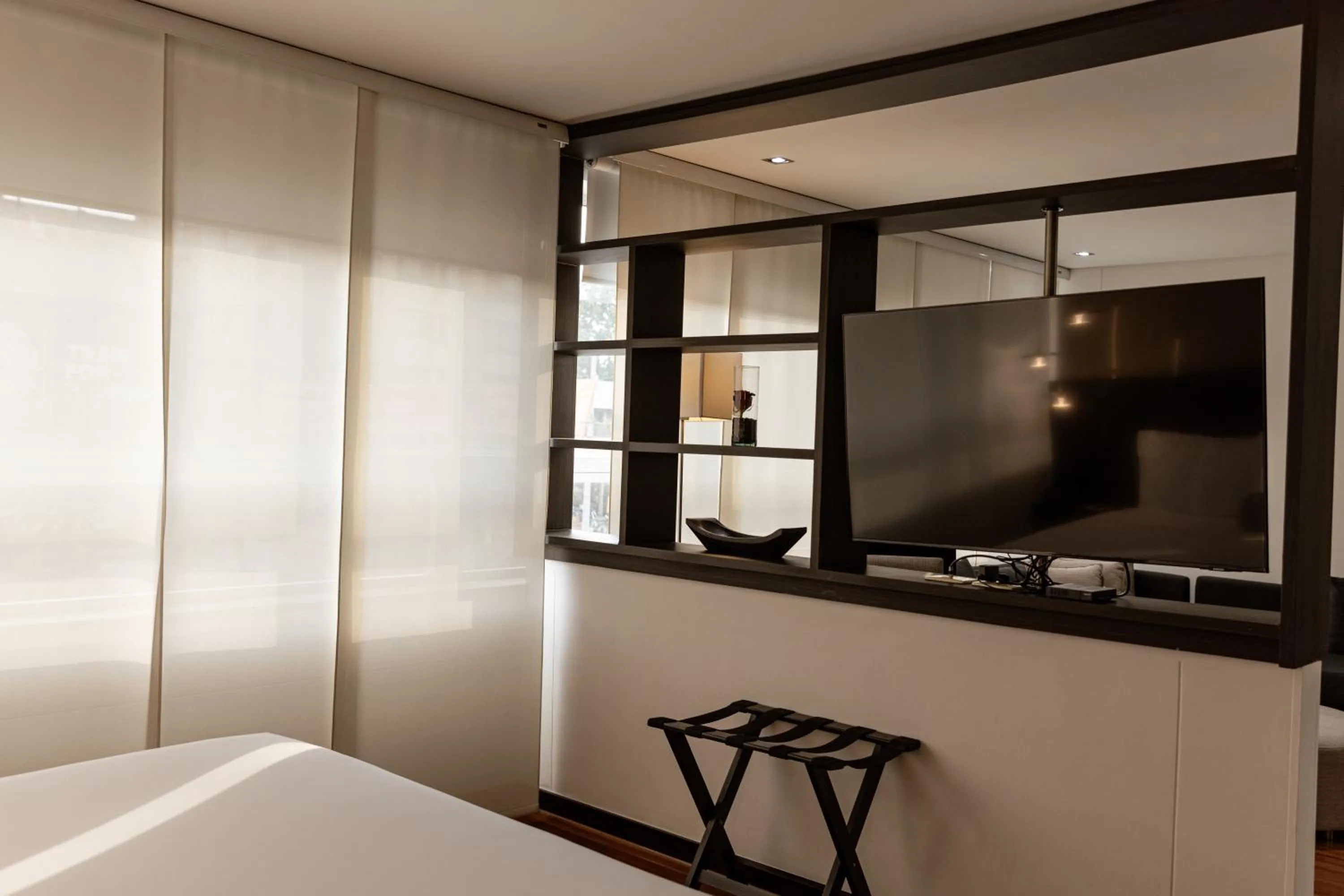 TV and multimedia, Bed in One Sixteen Hotel