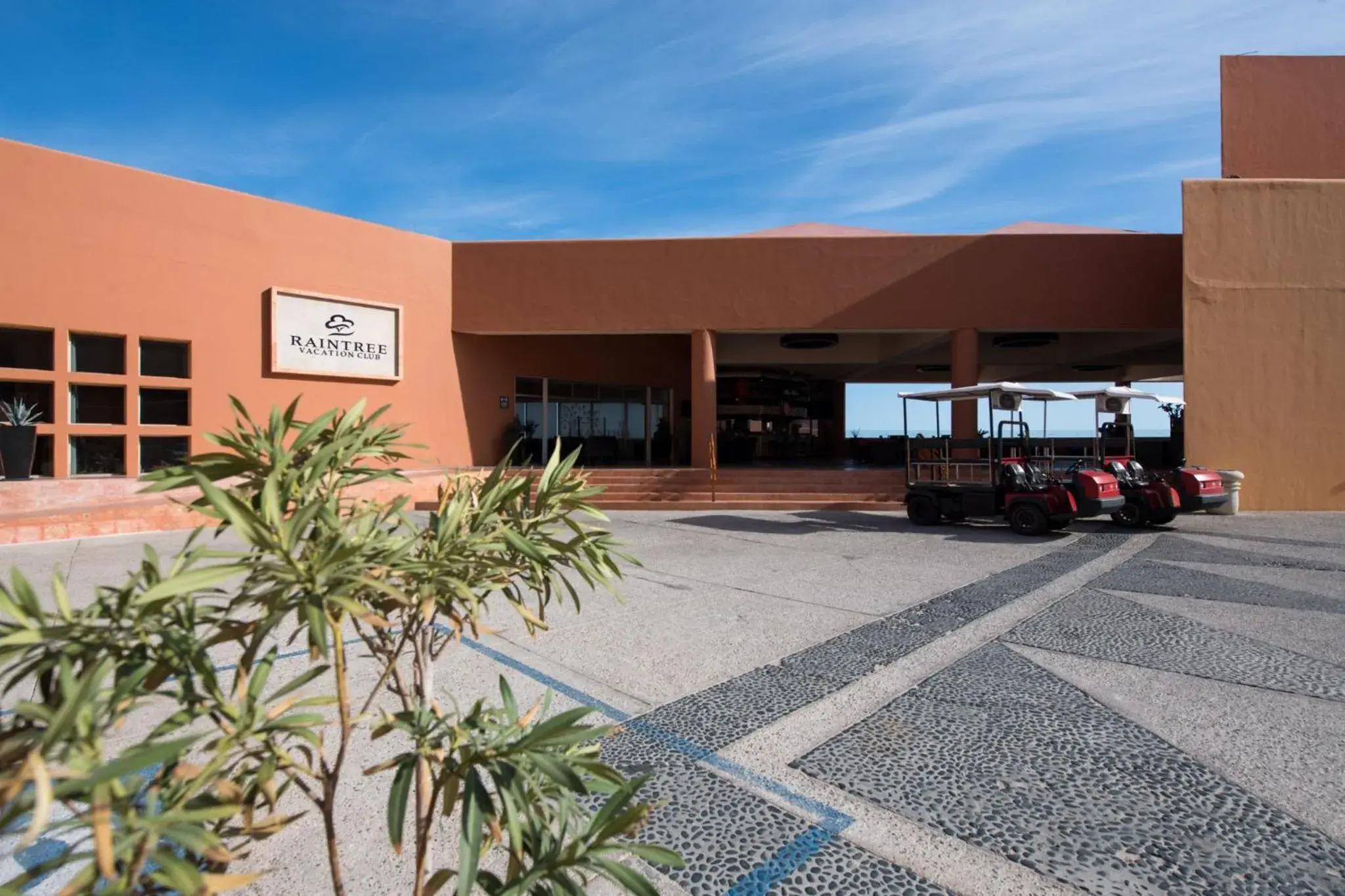 Property building in Club Regina Los Cabos Property building in Club Regina Los Cabos