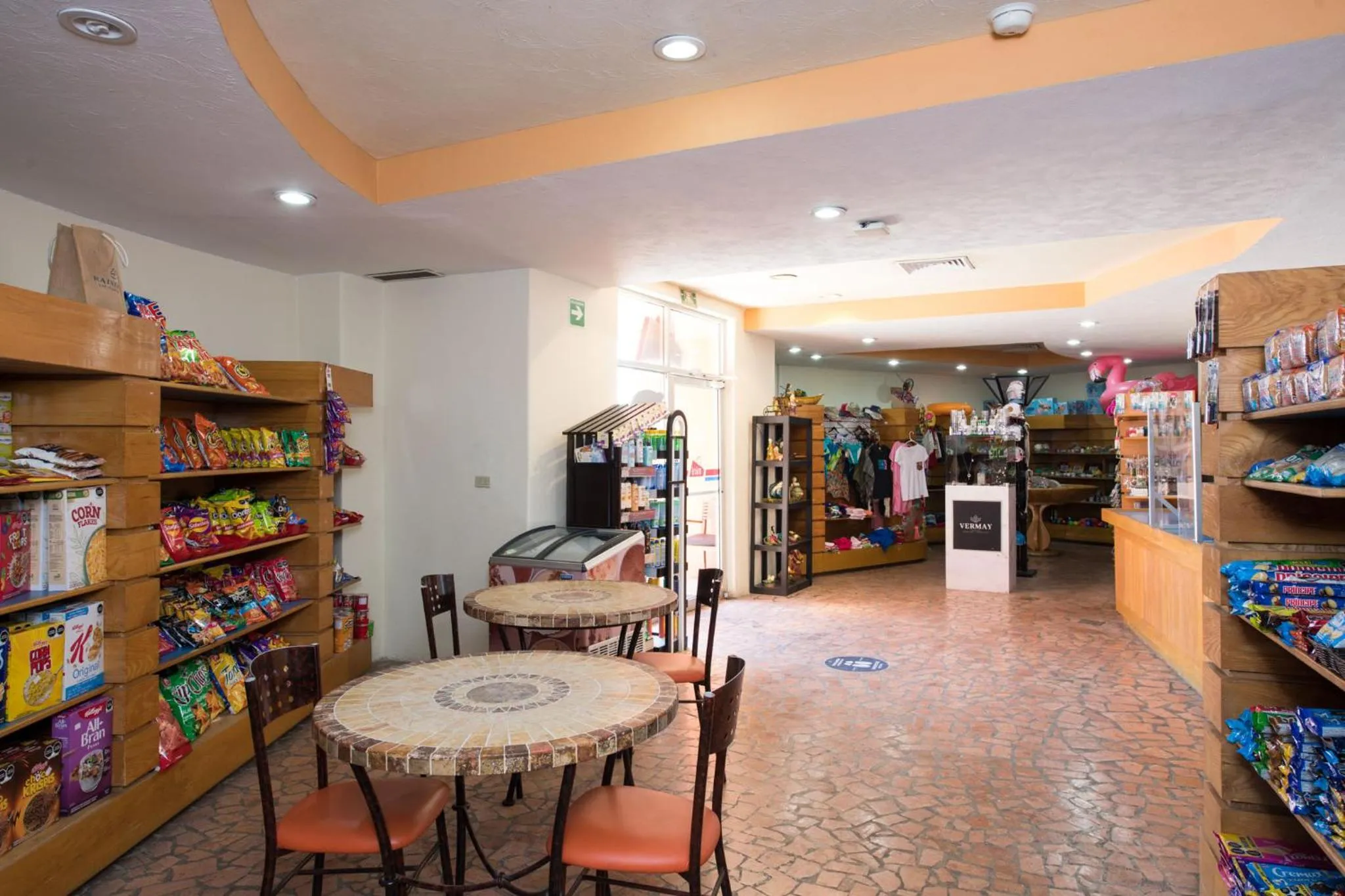 Supermarket/grocery shop in Club Regina Los Cabos