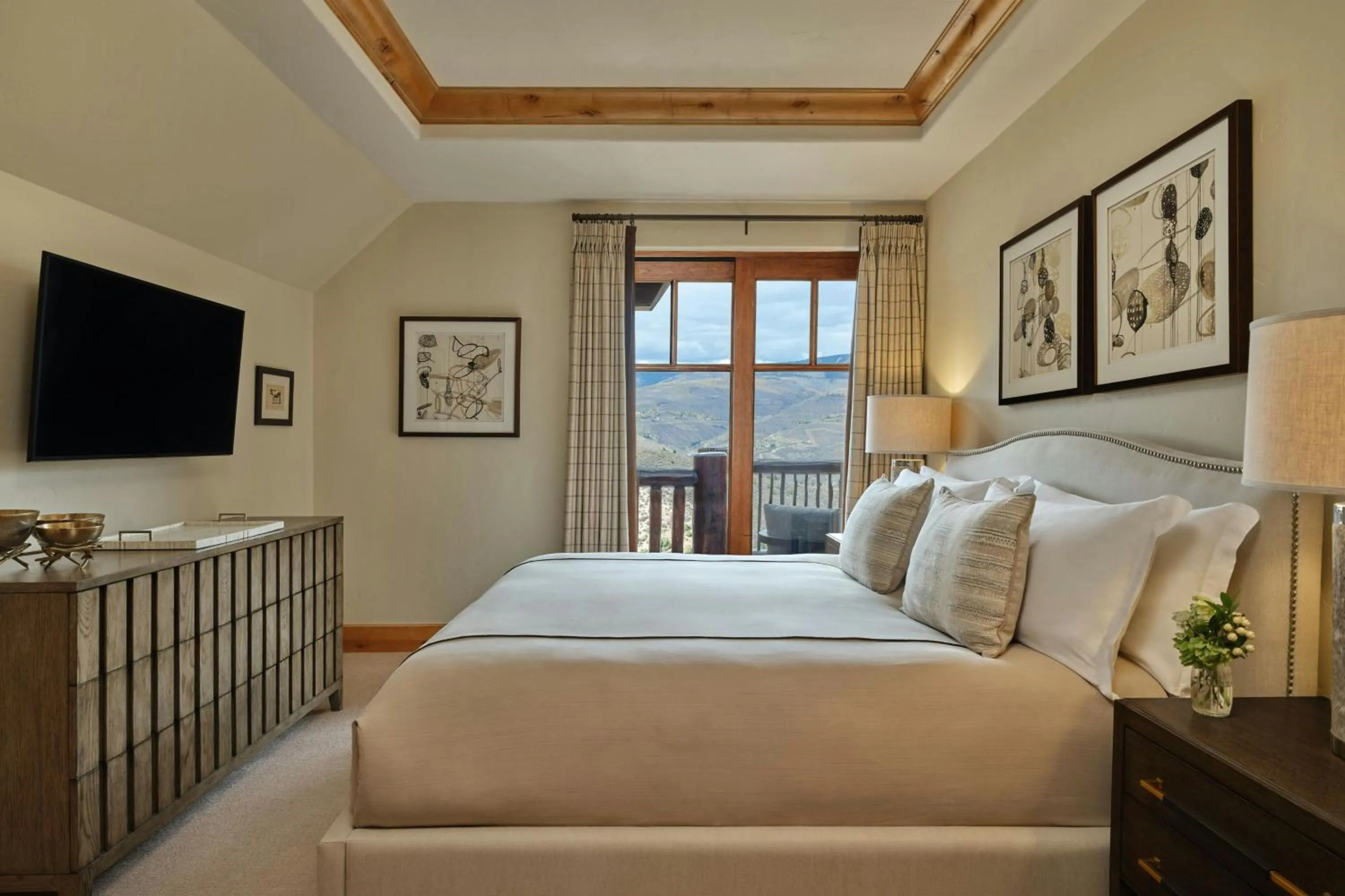 Bedroom, Bed in The Ritz-Carlton, Bachelor Gulch