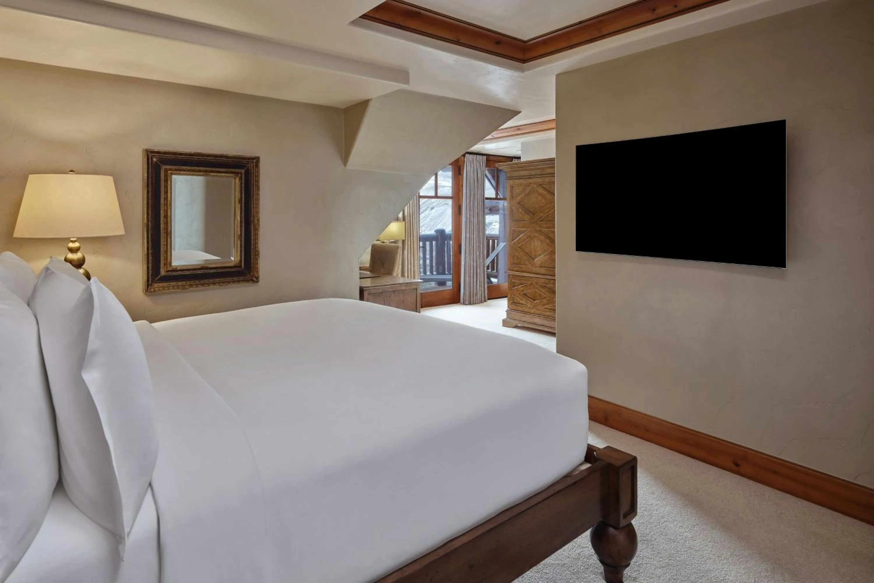 Bedroom, Bed in The Ritz-Carlton, Bachelor Gulch