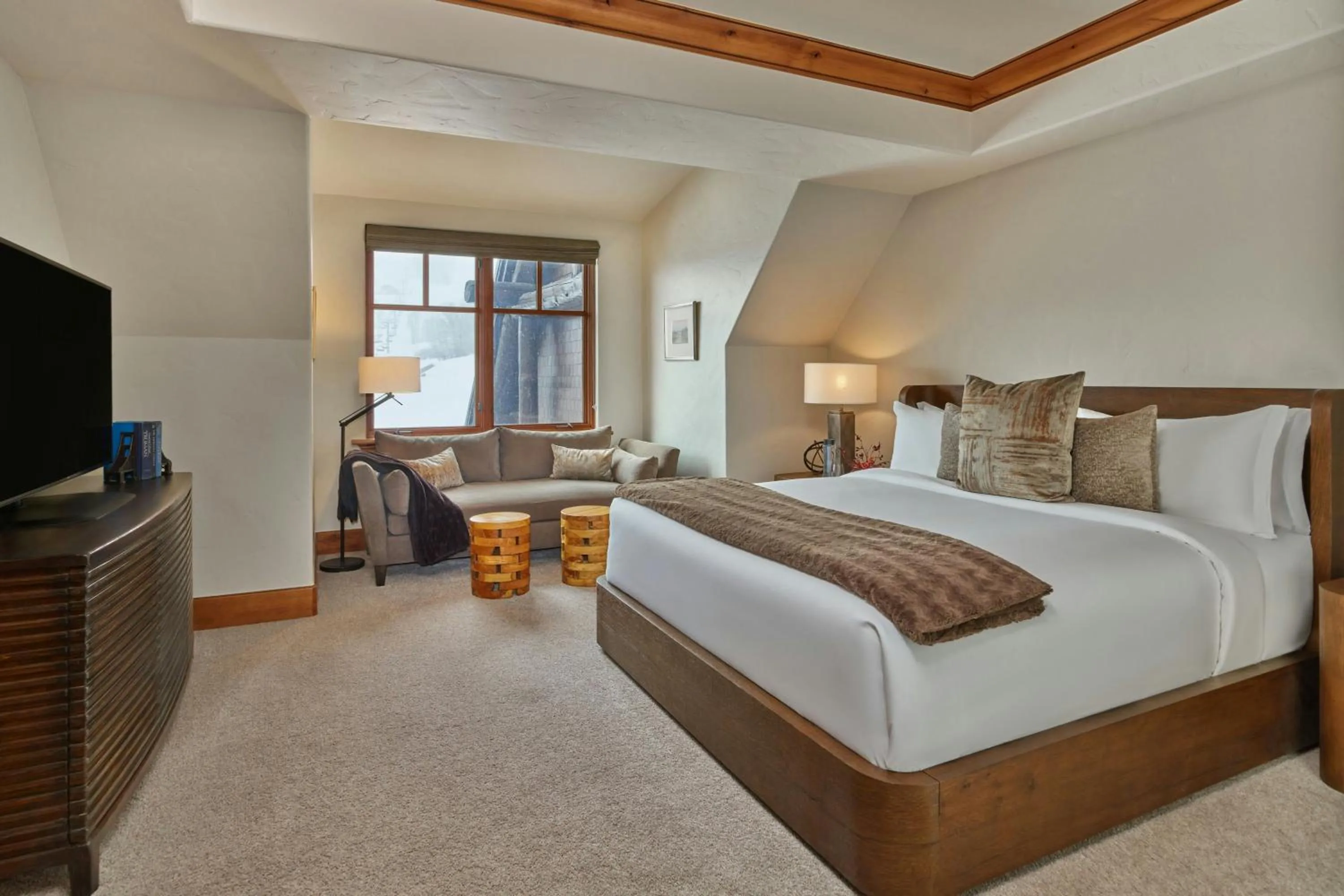 Bedroom, Bed in The Ritz-Carlton, Bachelor Gulch