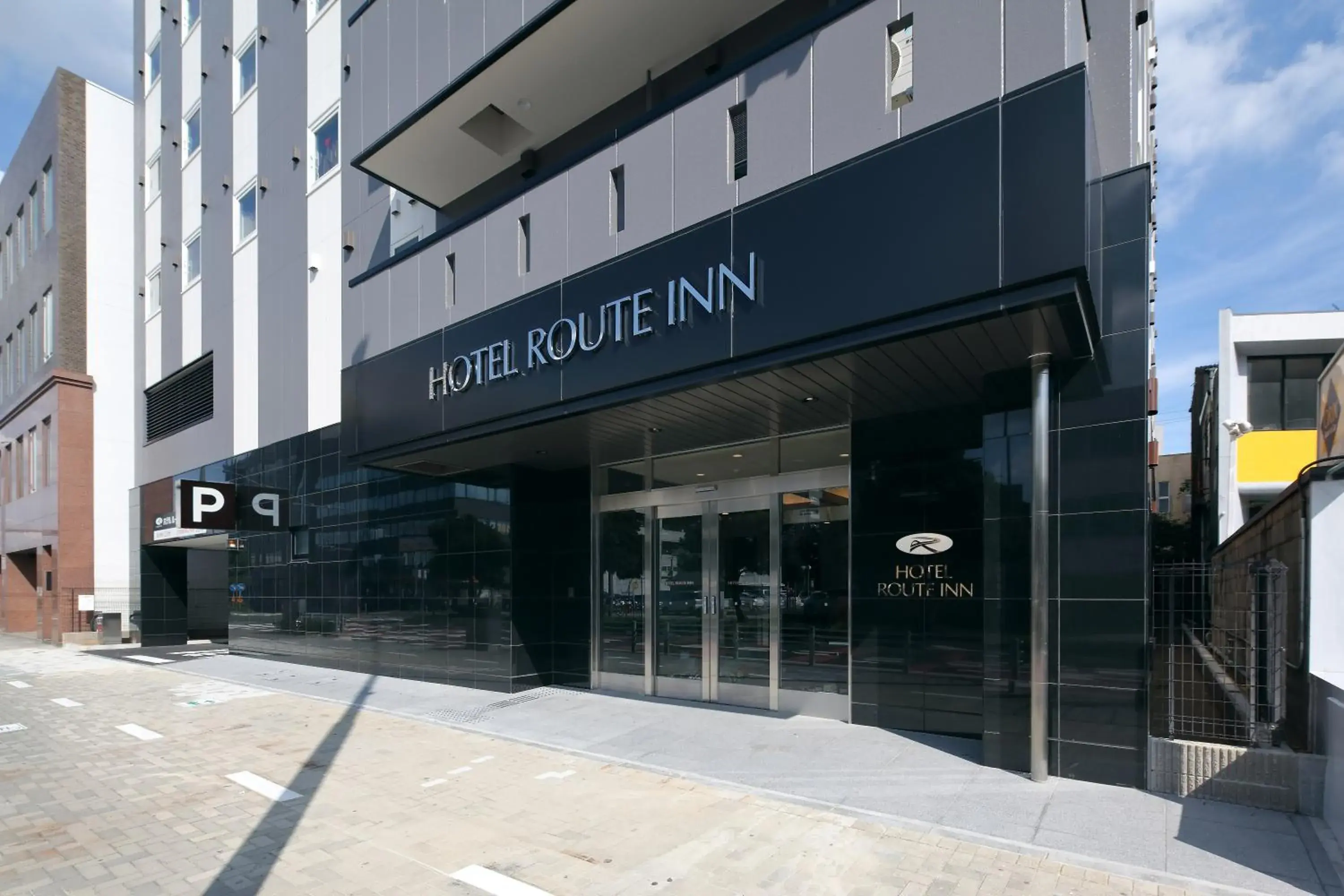 Property building in Hotel Route-Inn Toyohashi Ekimae Property building in Hotel Route-Inn Toyohashi Ekimae