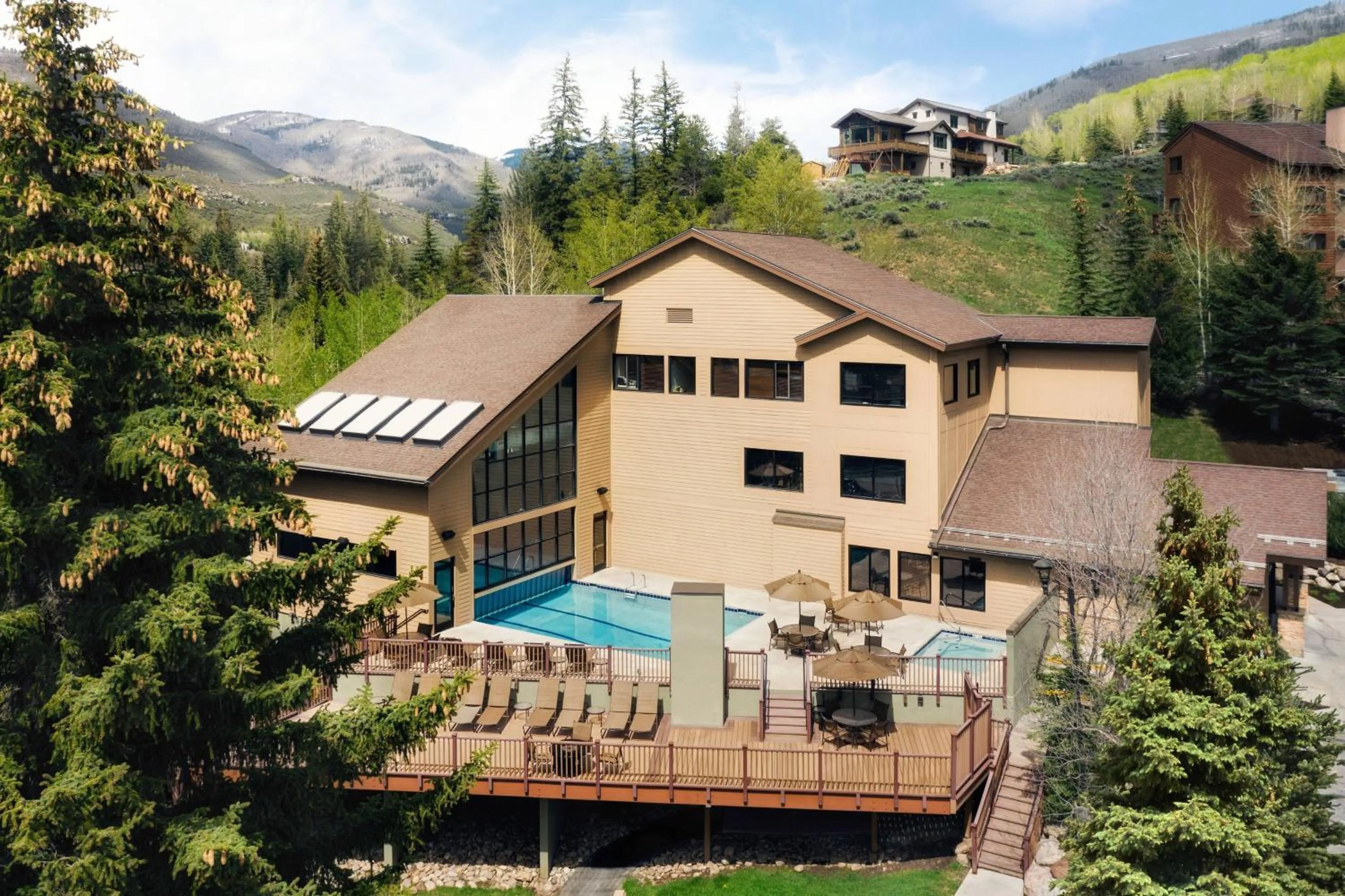 Property building in Marriott's StreamSide Evergreen at Vail