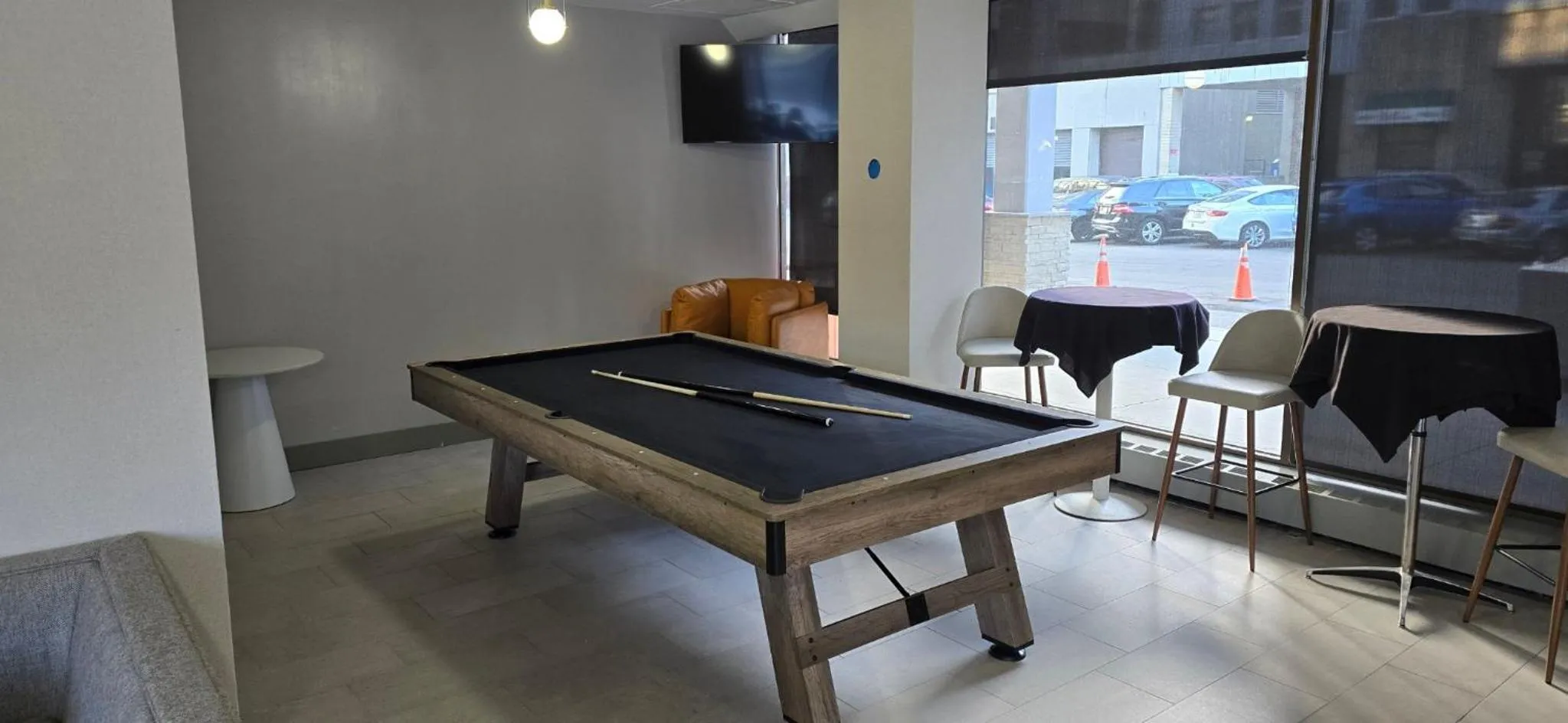 Evening entertainment in Wyndham Rochester Downtown