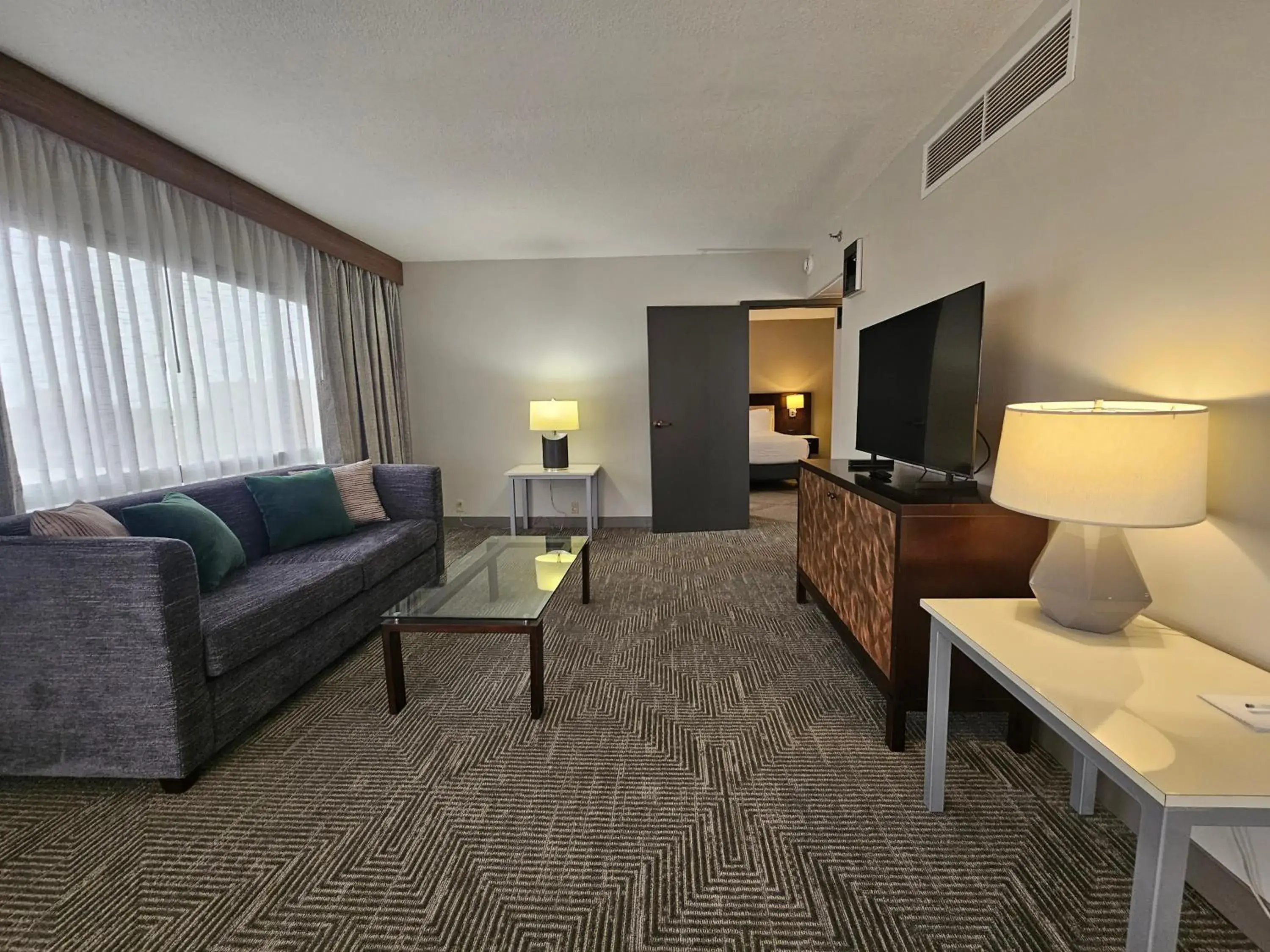 Queen Suite with Tub and Grab Bars - Mobility/Hearing Accessible - Non-Smoking in Wyndham Rochester Downtown Queen Suite with Tub and Grab Bars - Mobility/Hearing Accessible - Non-Smoking in Wyndham Rochester Downtown