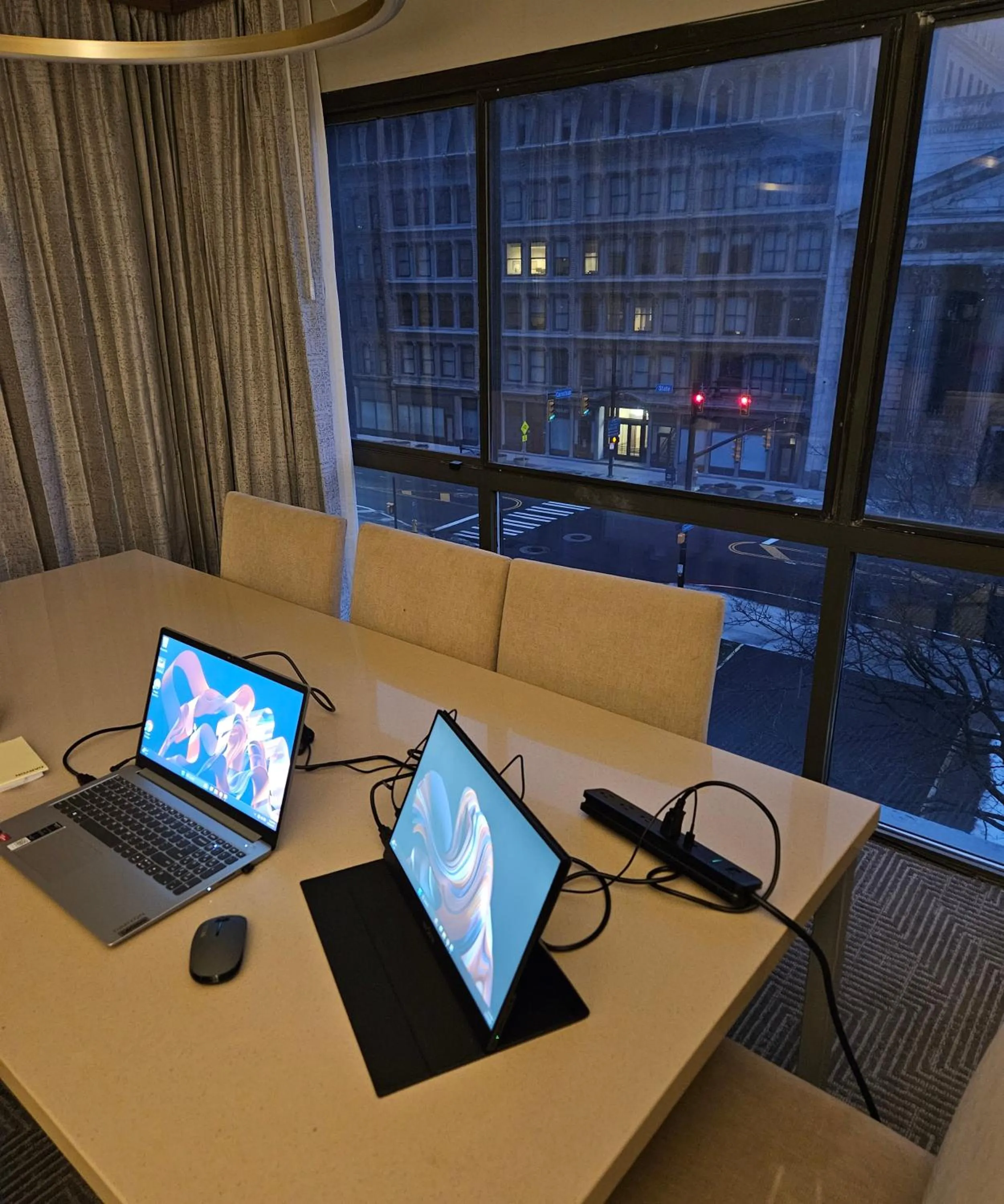 Living room in Wyndham Rochester Downtown