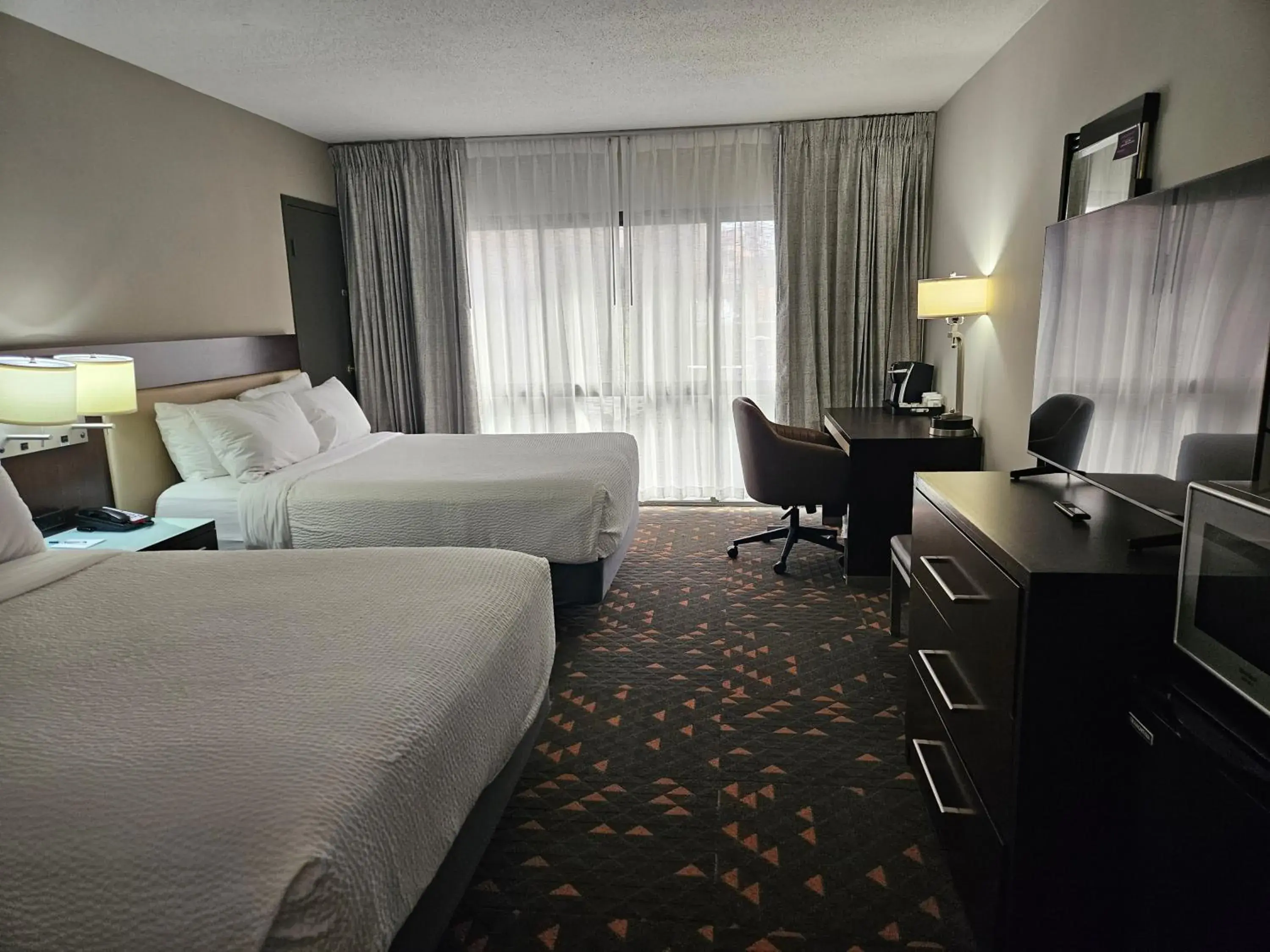 Executive Queen Suite with Two Queen Beds - Non-Smoking in Wyndham Rochester Downtown Executive Queen Suite with Two Queen Beds - Non-Smoking in Wyndham Rochester Downtown