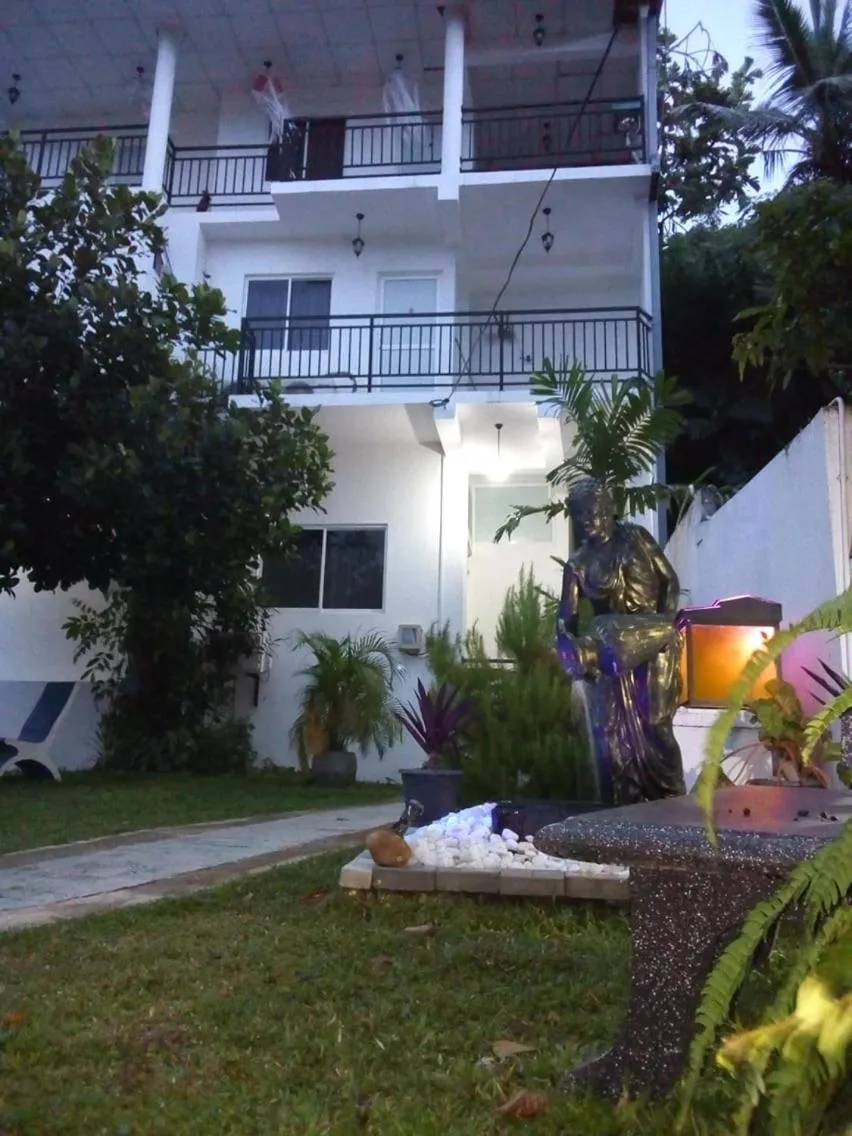 Swimming pool in Elliot Nature Resort