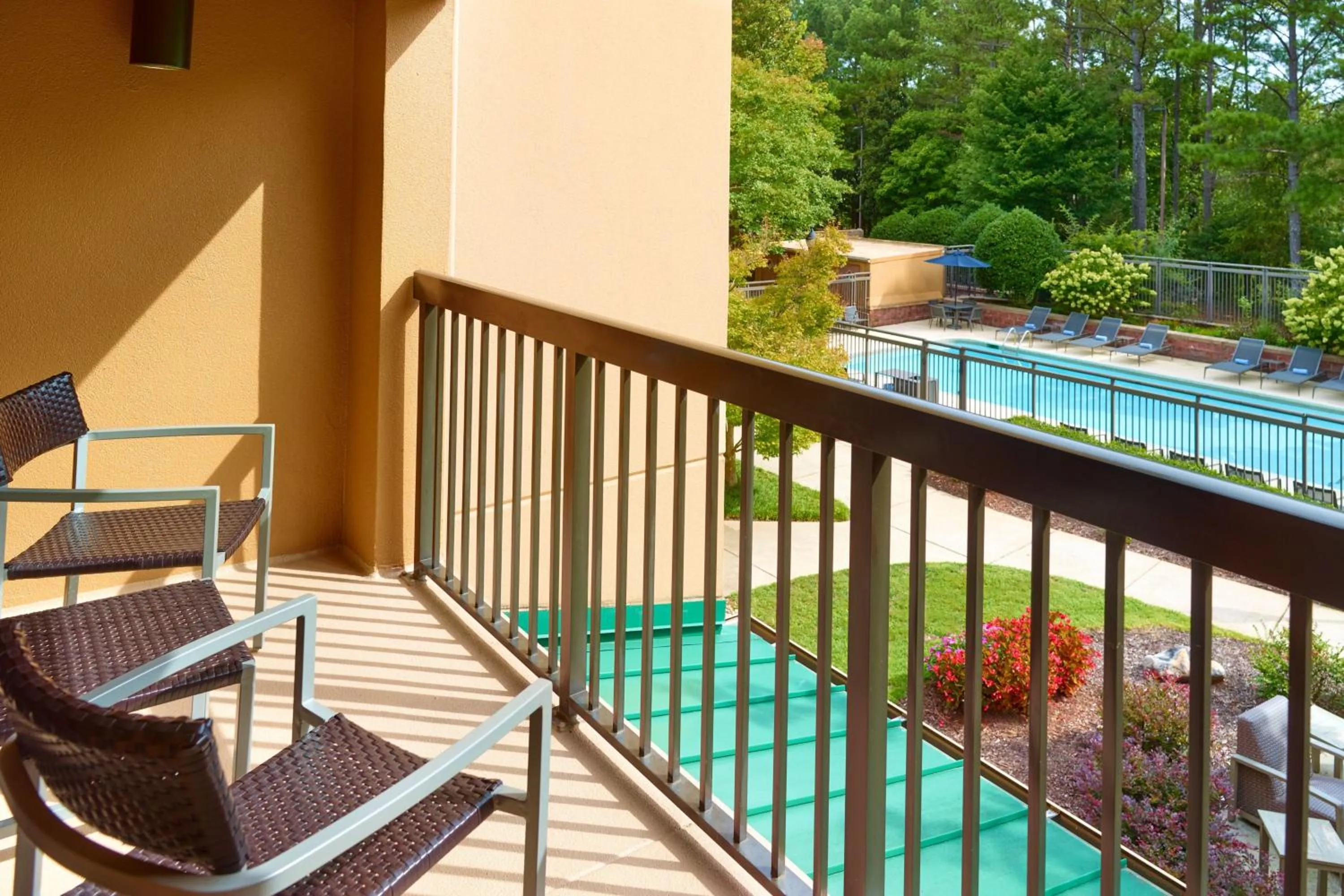 Photo of the whole room in Courtyard by Marriott Atlanta Alpharetta