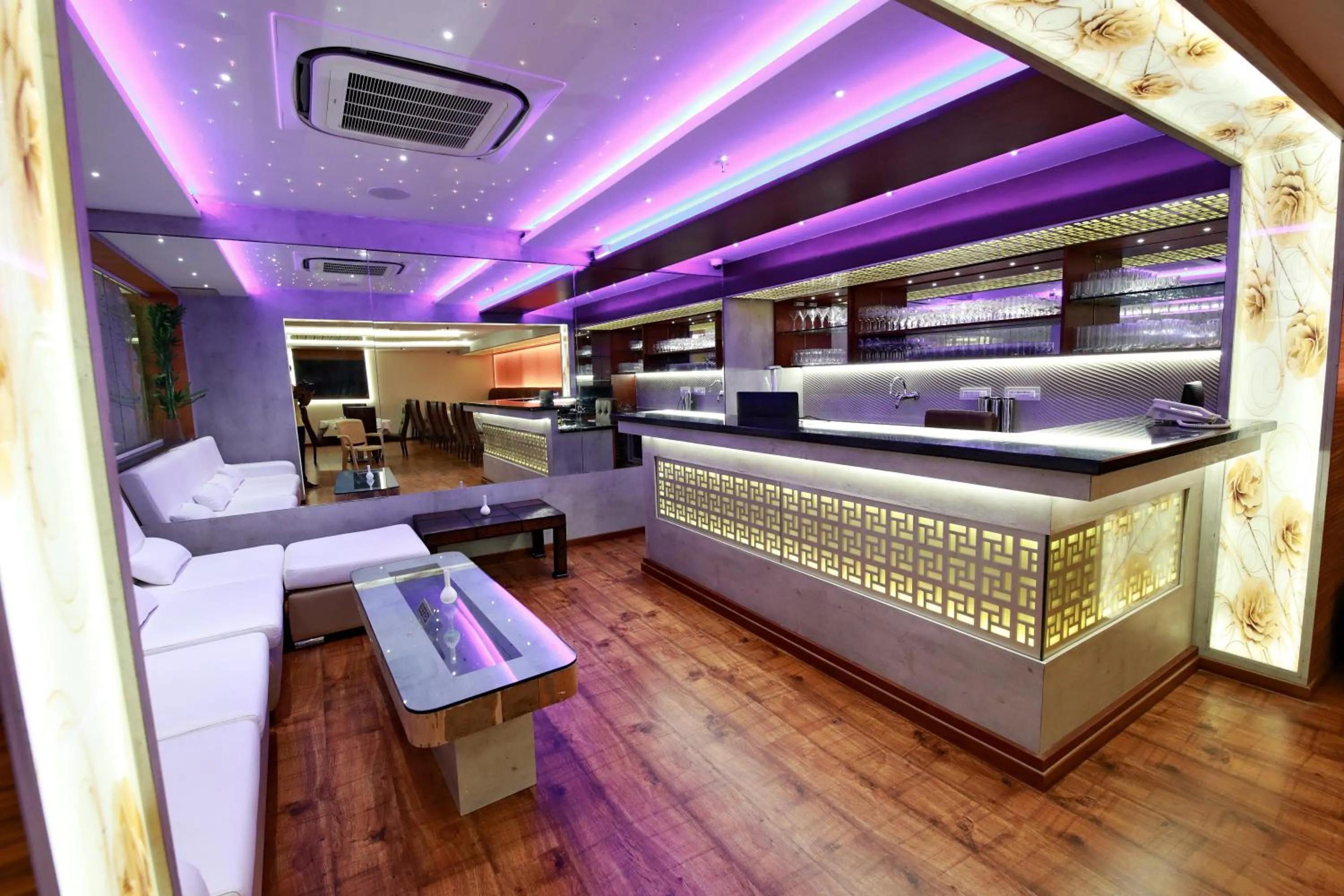 Restaurant/places to eat in Southern Star,Davangere