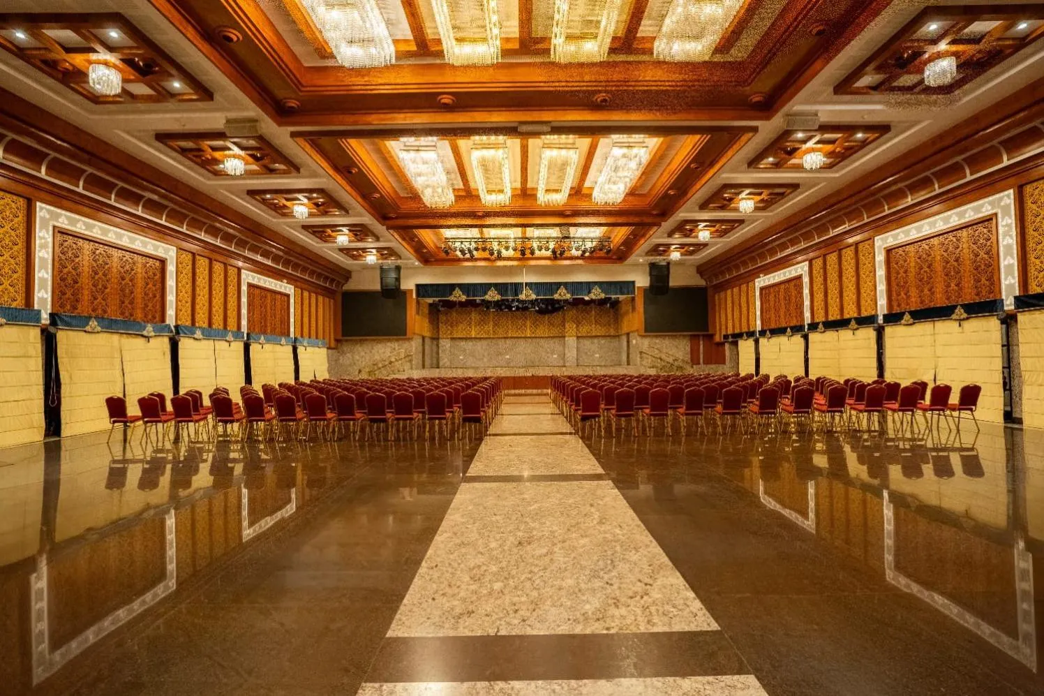 Banquet/Function facilities in Southern Star,Davangere