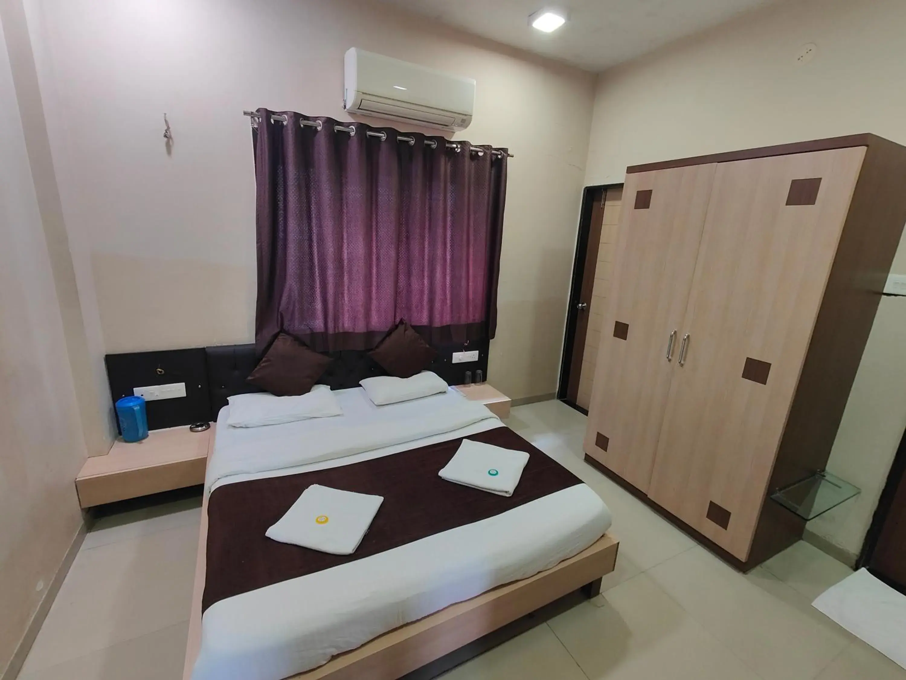 Bedroom, Bed in Hotel Midtown Inn Bedroom, Bed in Hotel Midtown Inn