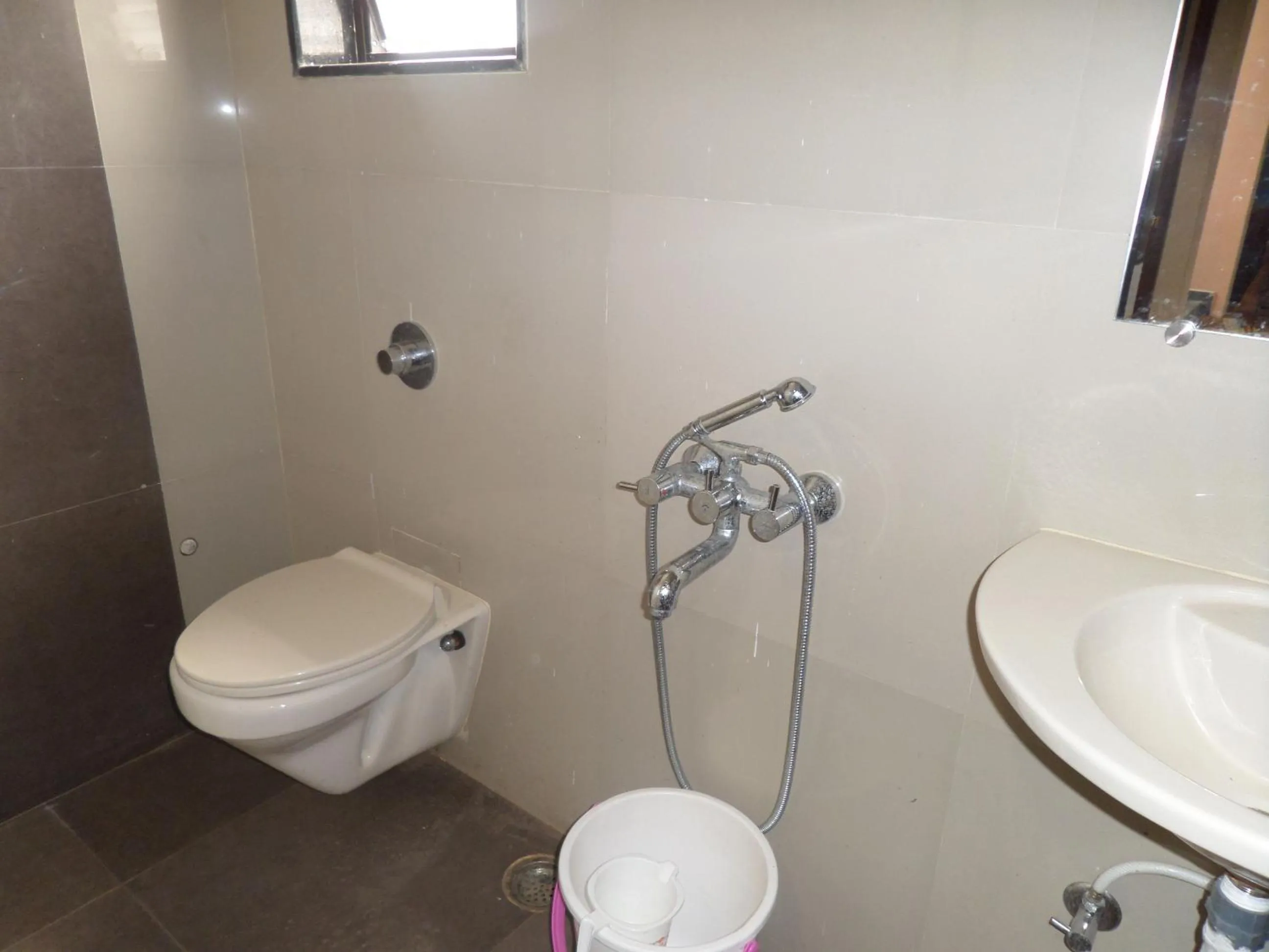 Bathroom in Hotel Midtown Inn