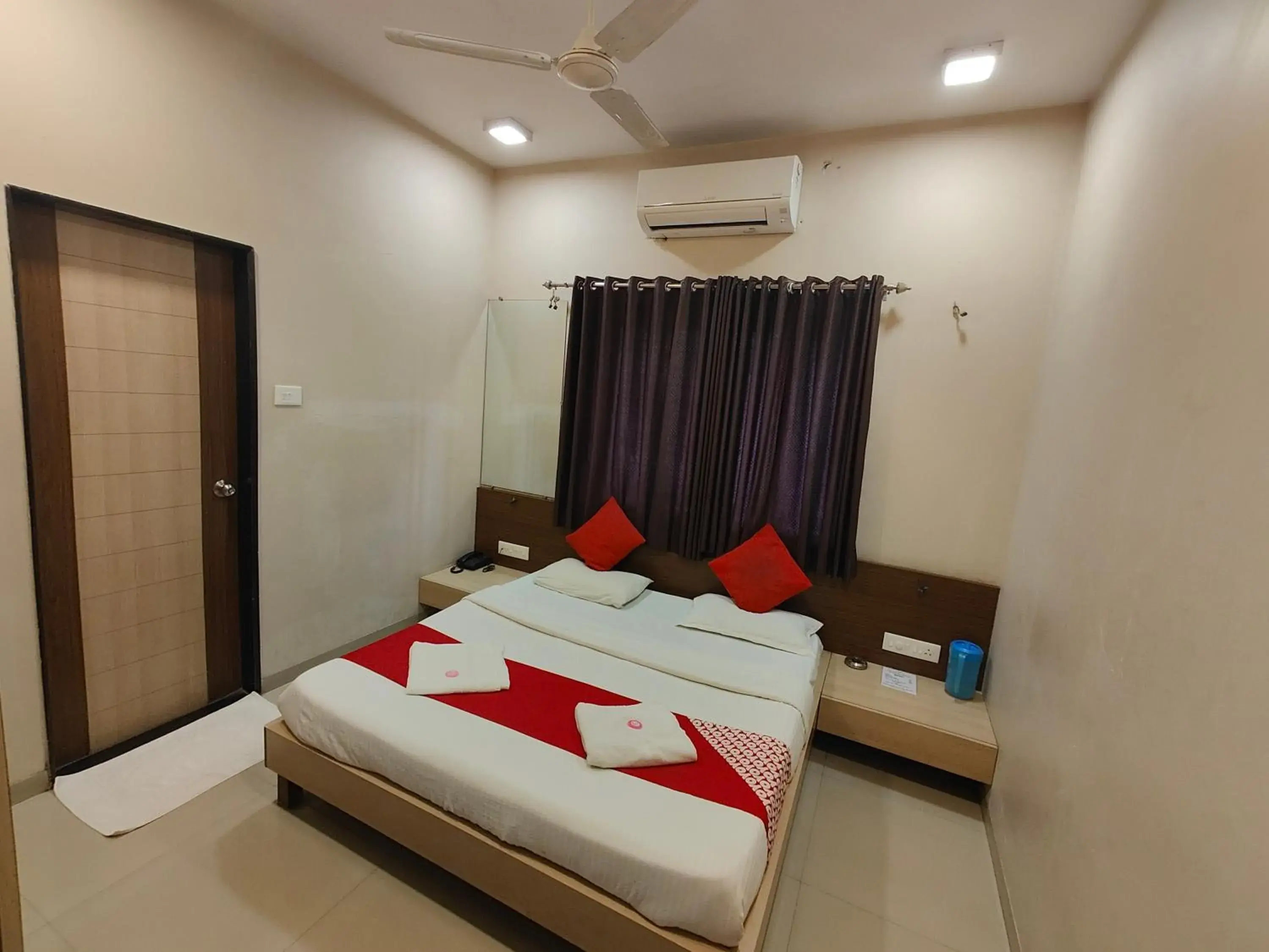 Bedroom, Bed in Hotel Midtown Inn Bedroom, Bed in Hotel Midtown Inn