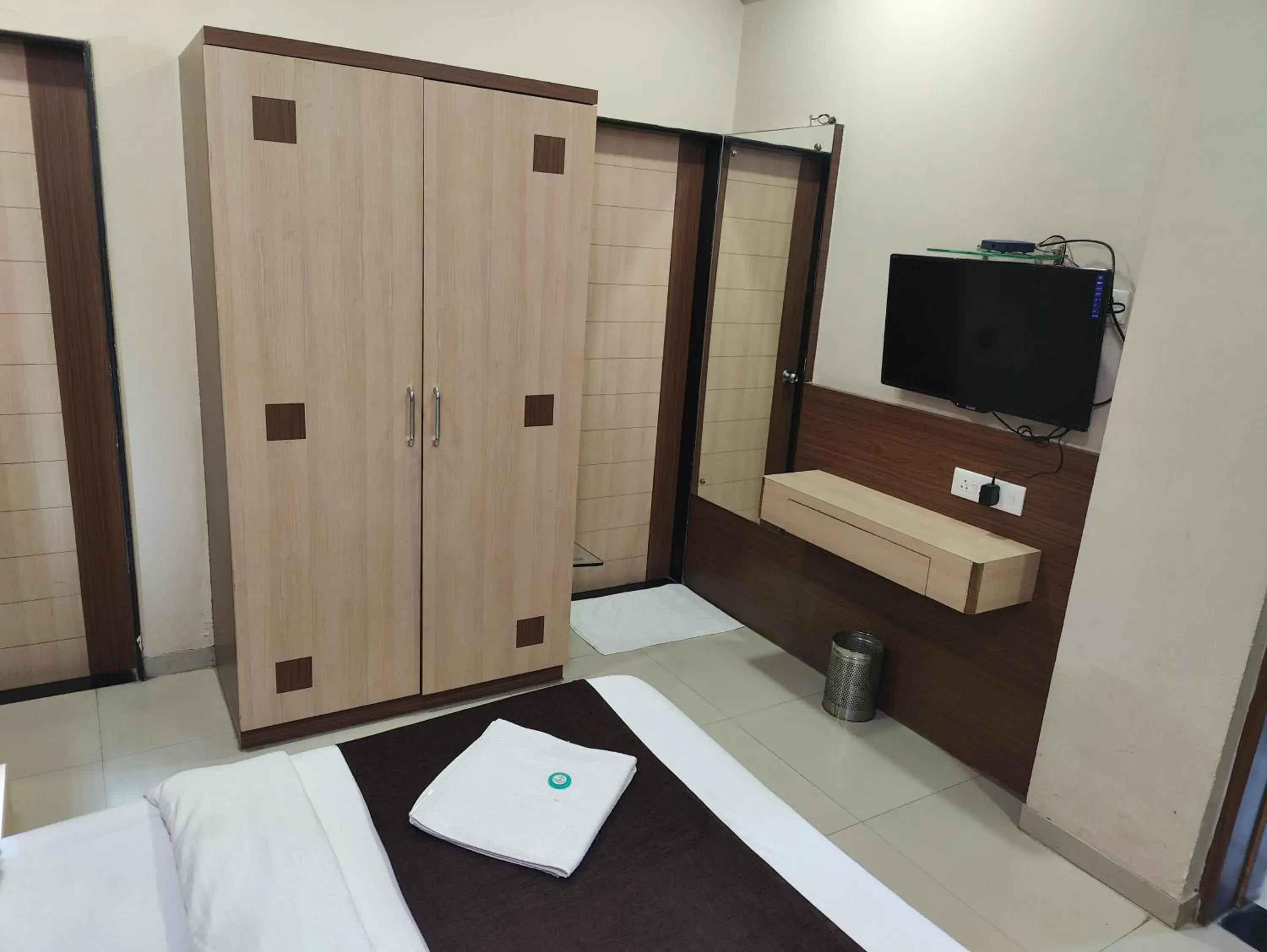 TV and multimedia, Bed in Hotel Midtown Inn TV and multimedia, Bed in Hotel Midtown Inn