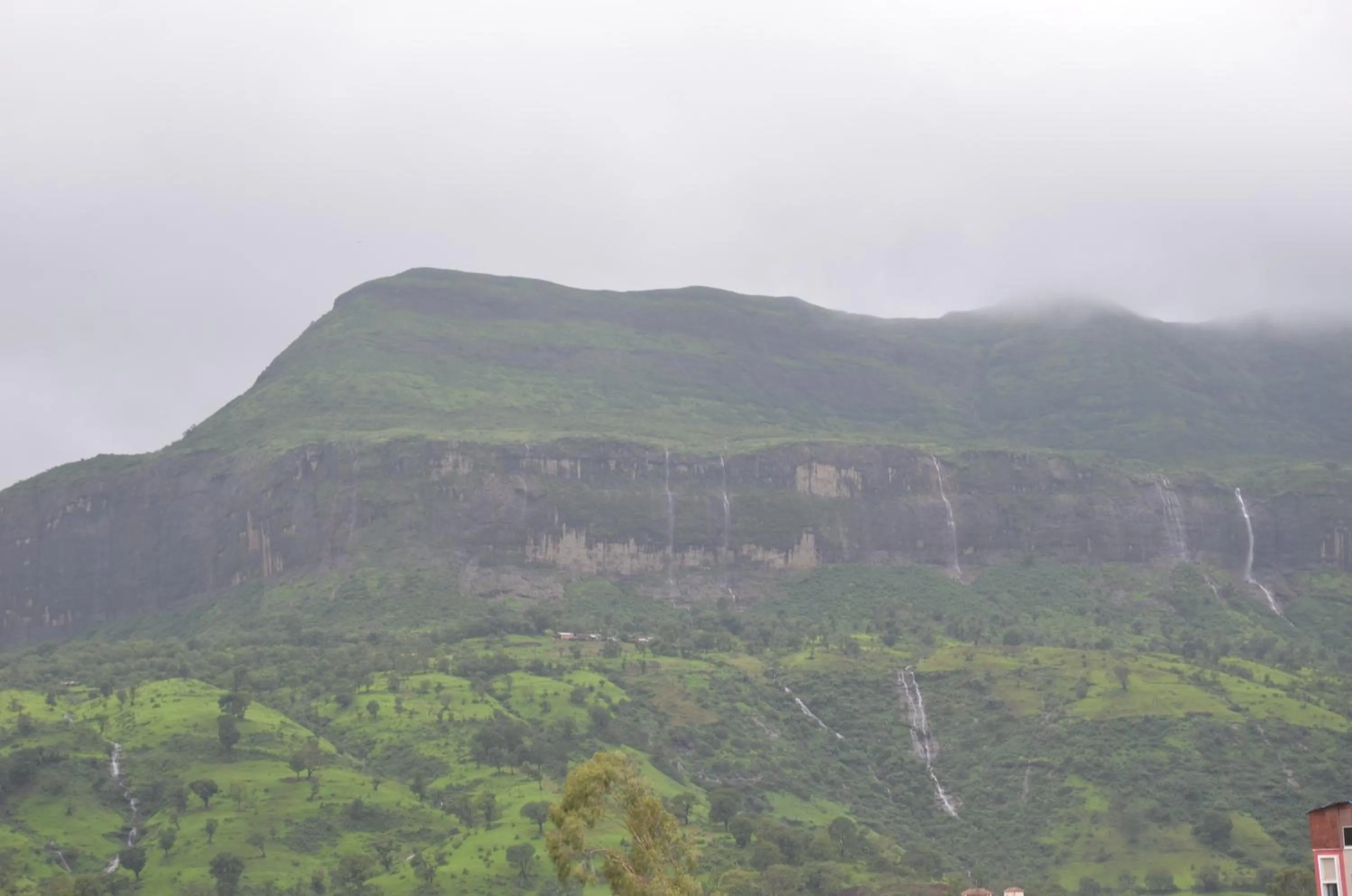 Mountain view in Hotel Midtown Inn