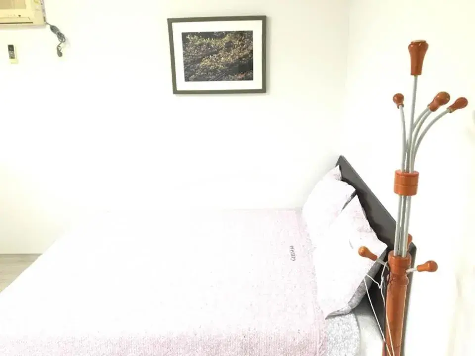 Bed in Izmir Pension Bed in Izmir Pension