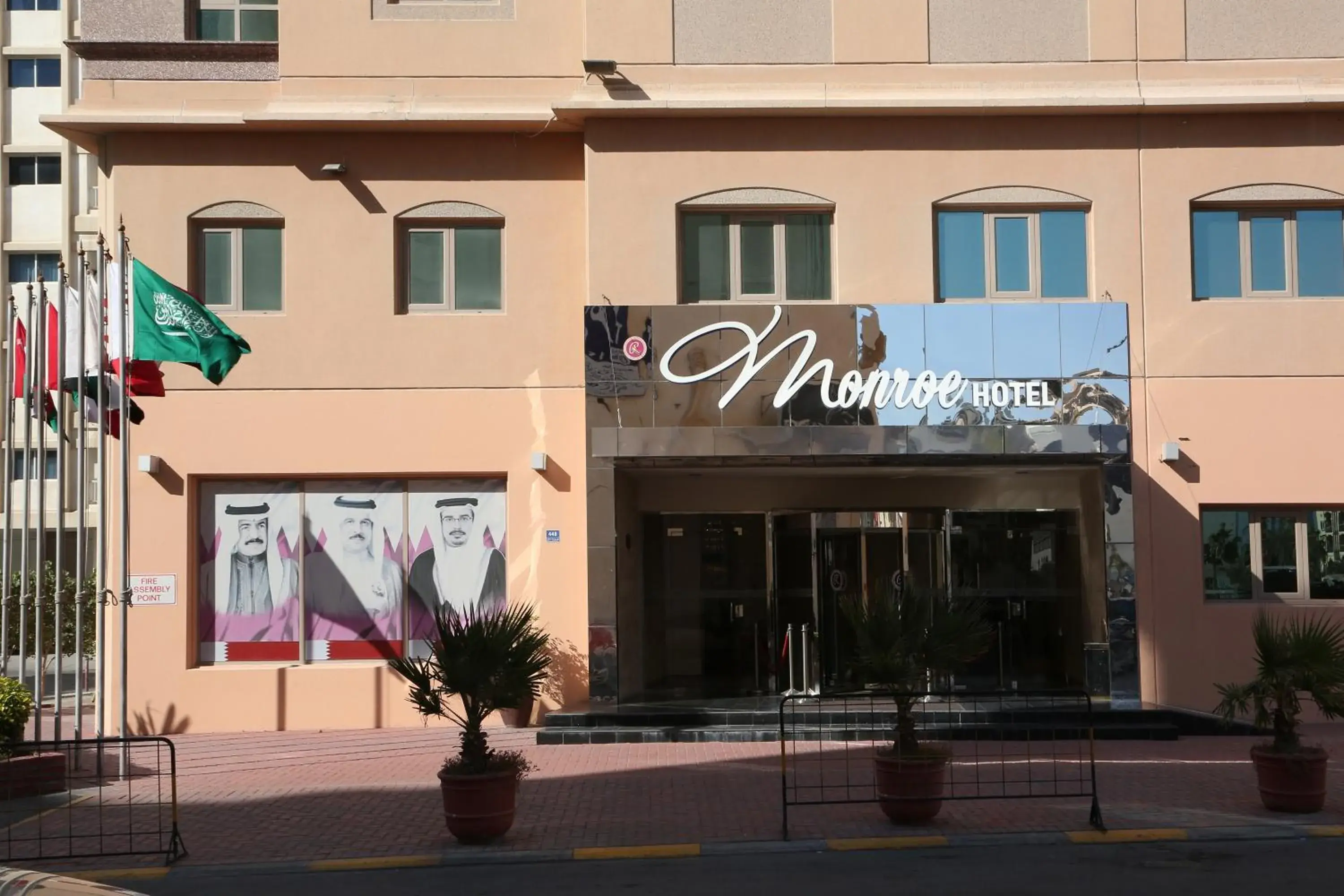 Facade/entrance in Monroe Hotel & Suites Facade/entrance in Monroe Hotel & Suites