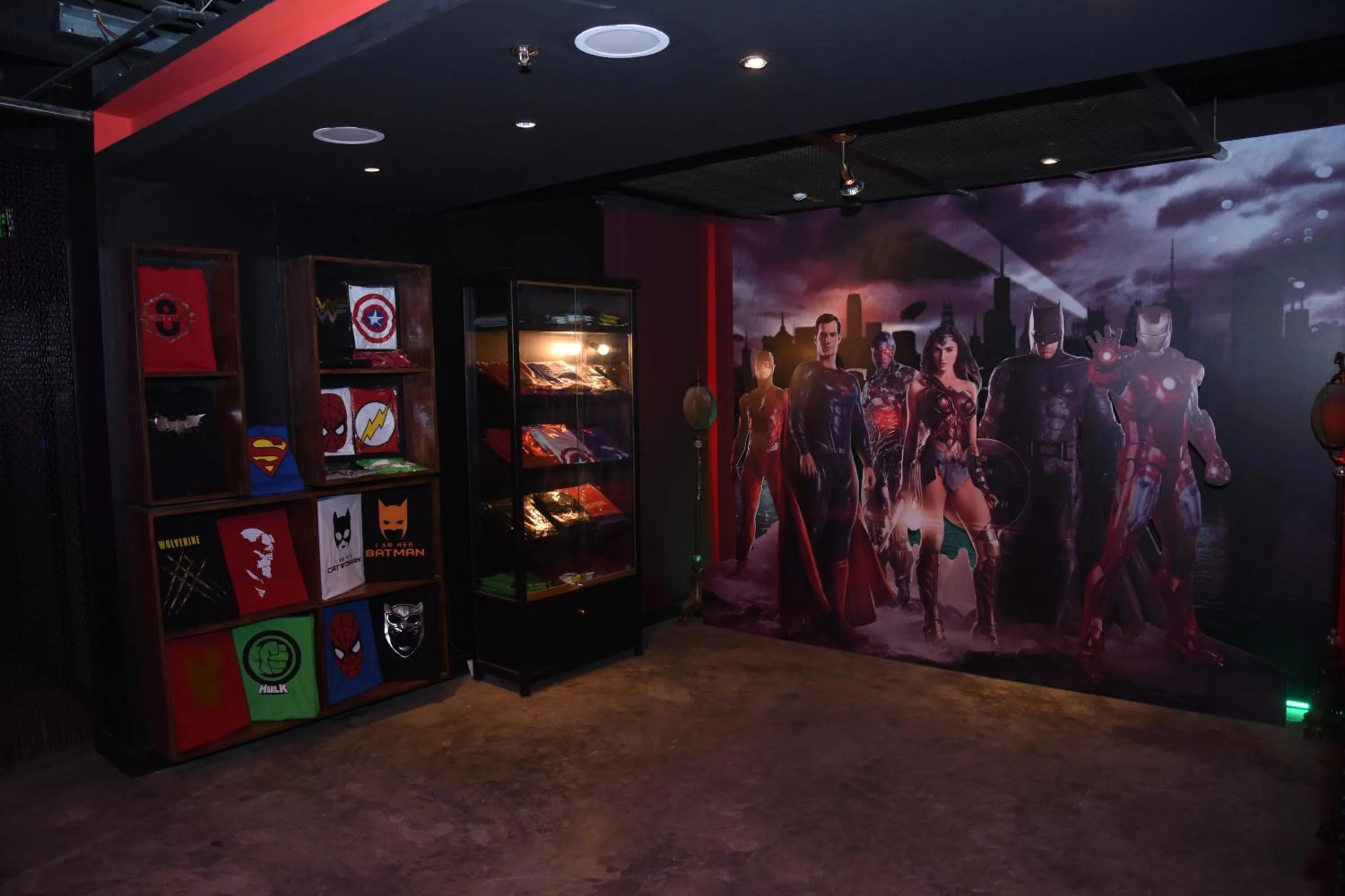 Supermarket/grocery shop in Monroe Hotel & Suites