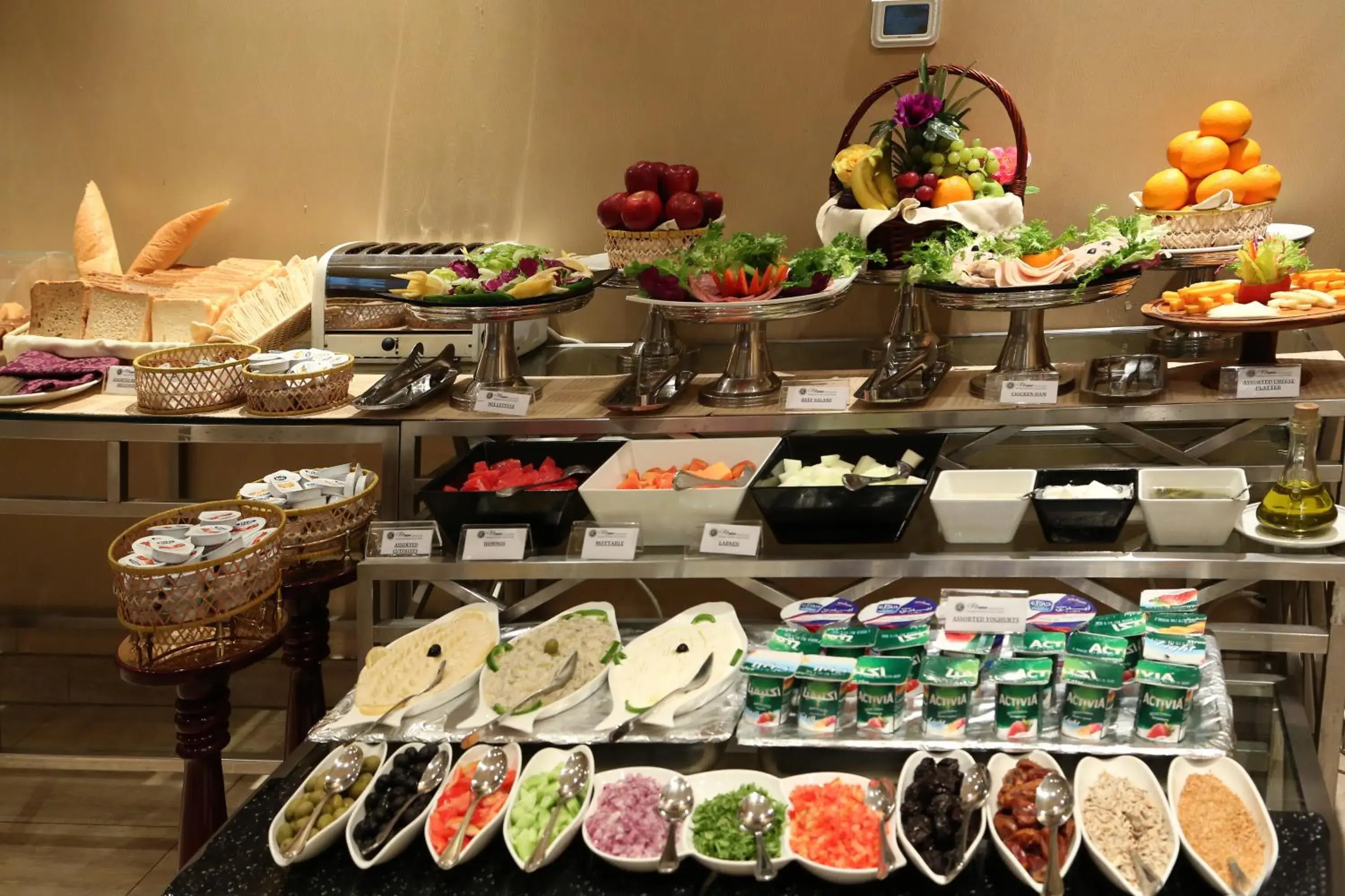 Food in Monroe Hotel & Suites Food in Monroe Hotel & Suites