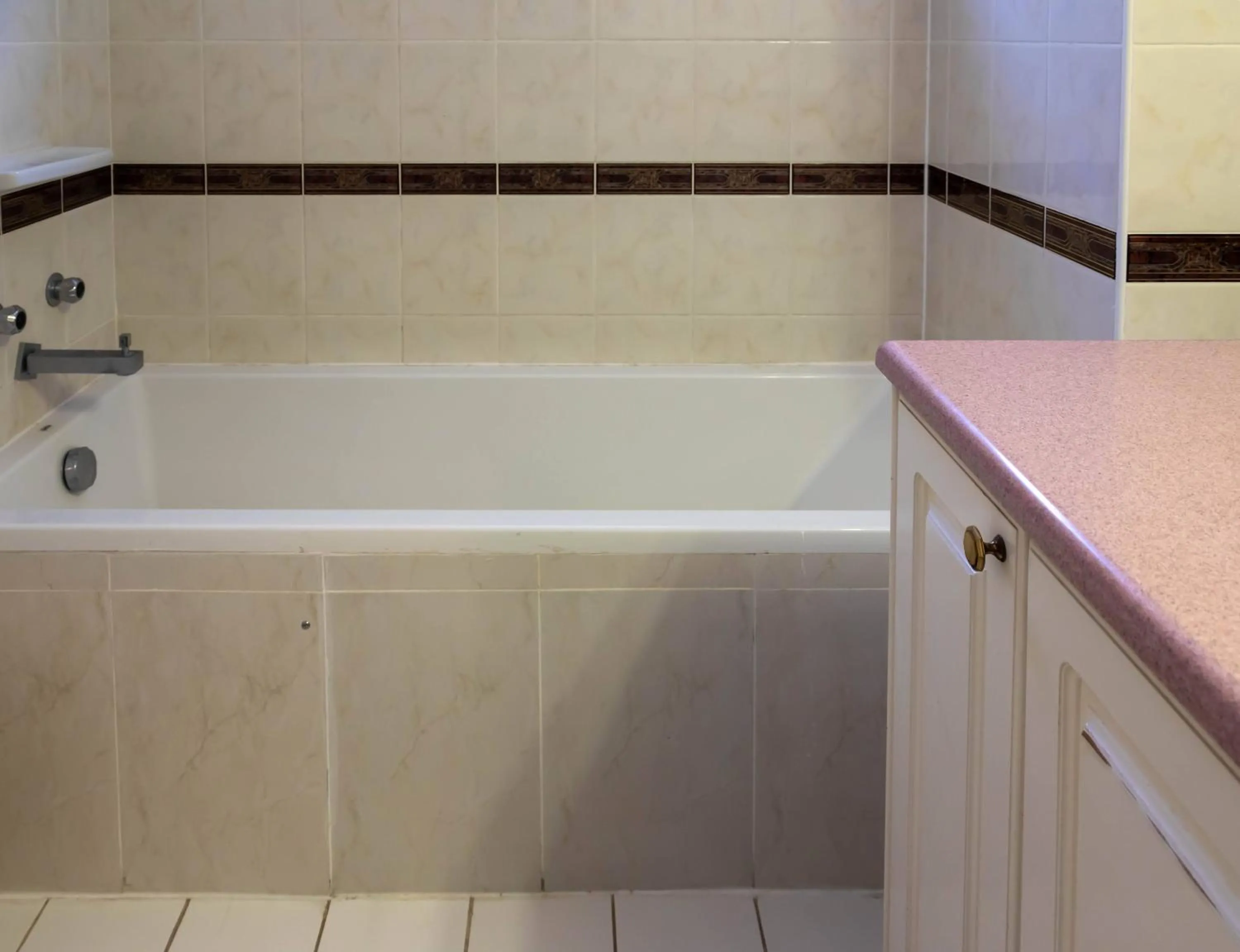 Bathroom in Mansouri Mansions Hotel