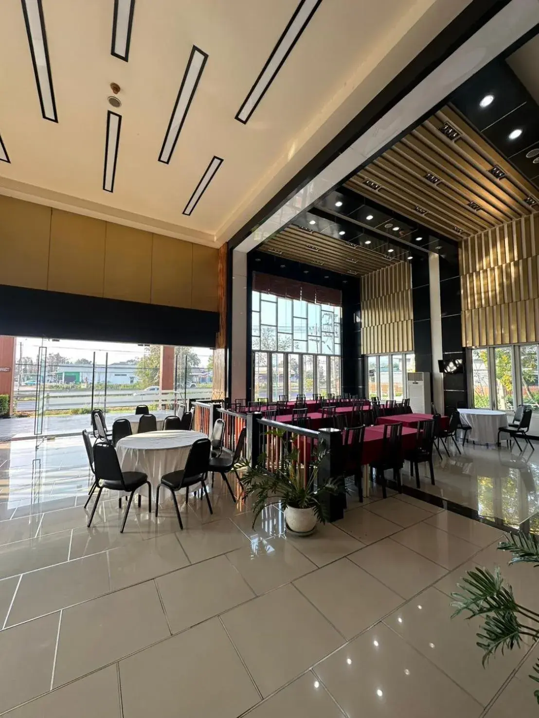 Restaurant/places to eat in Akelada Hotel Restaurant/places to eat in Akelada Hotel