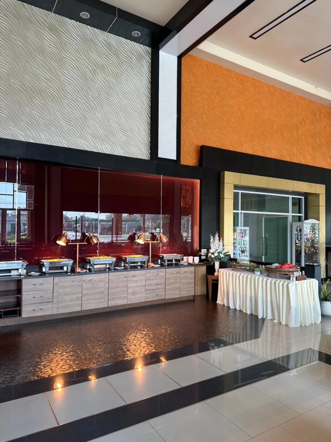 Restaurant/places to eat in Akelada Hotel