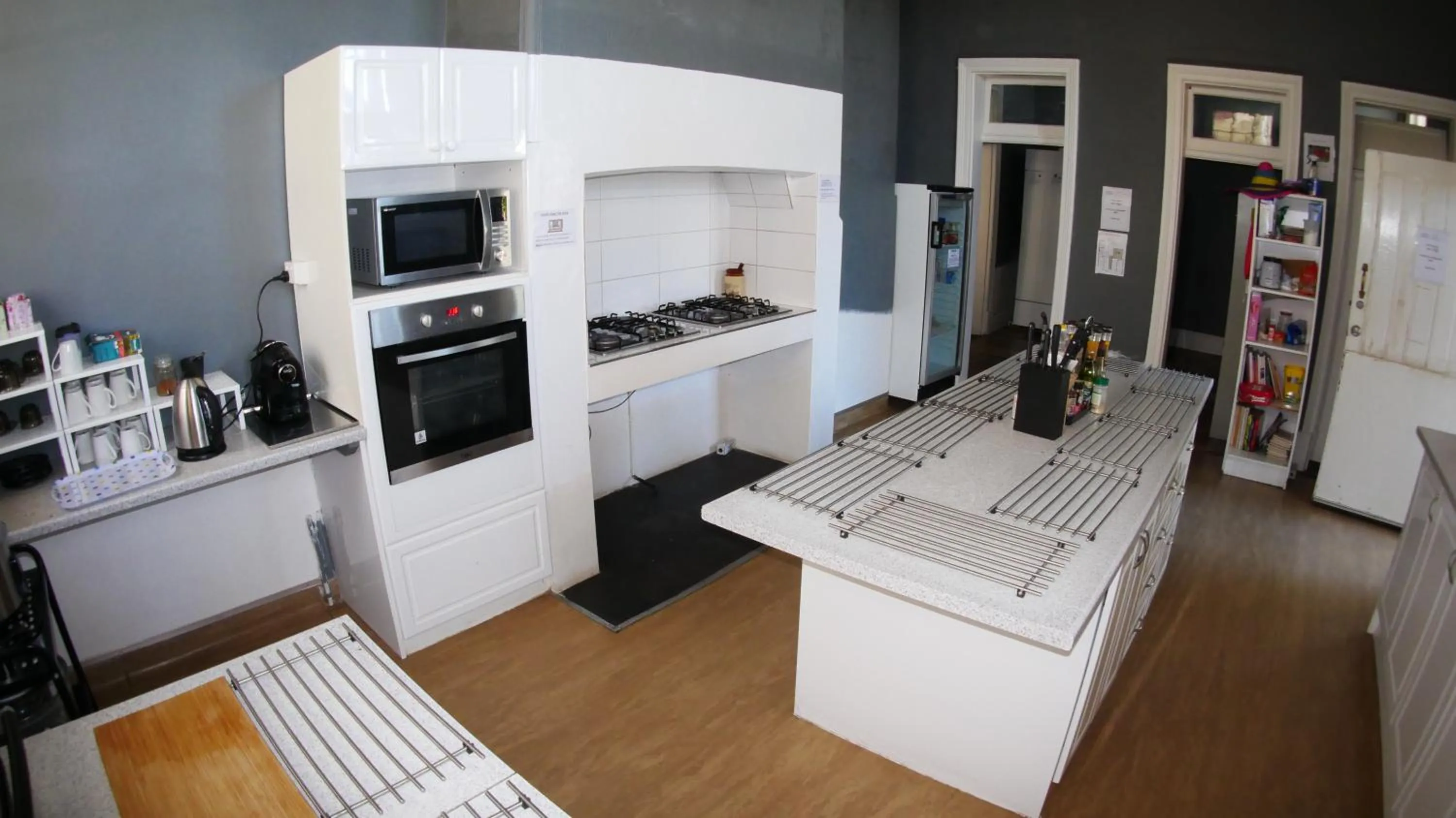 Kitchen or kitchenette in Geraldton Backpackers