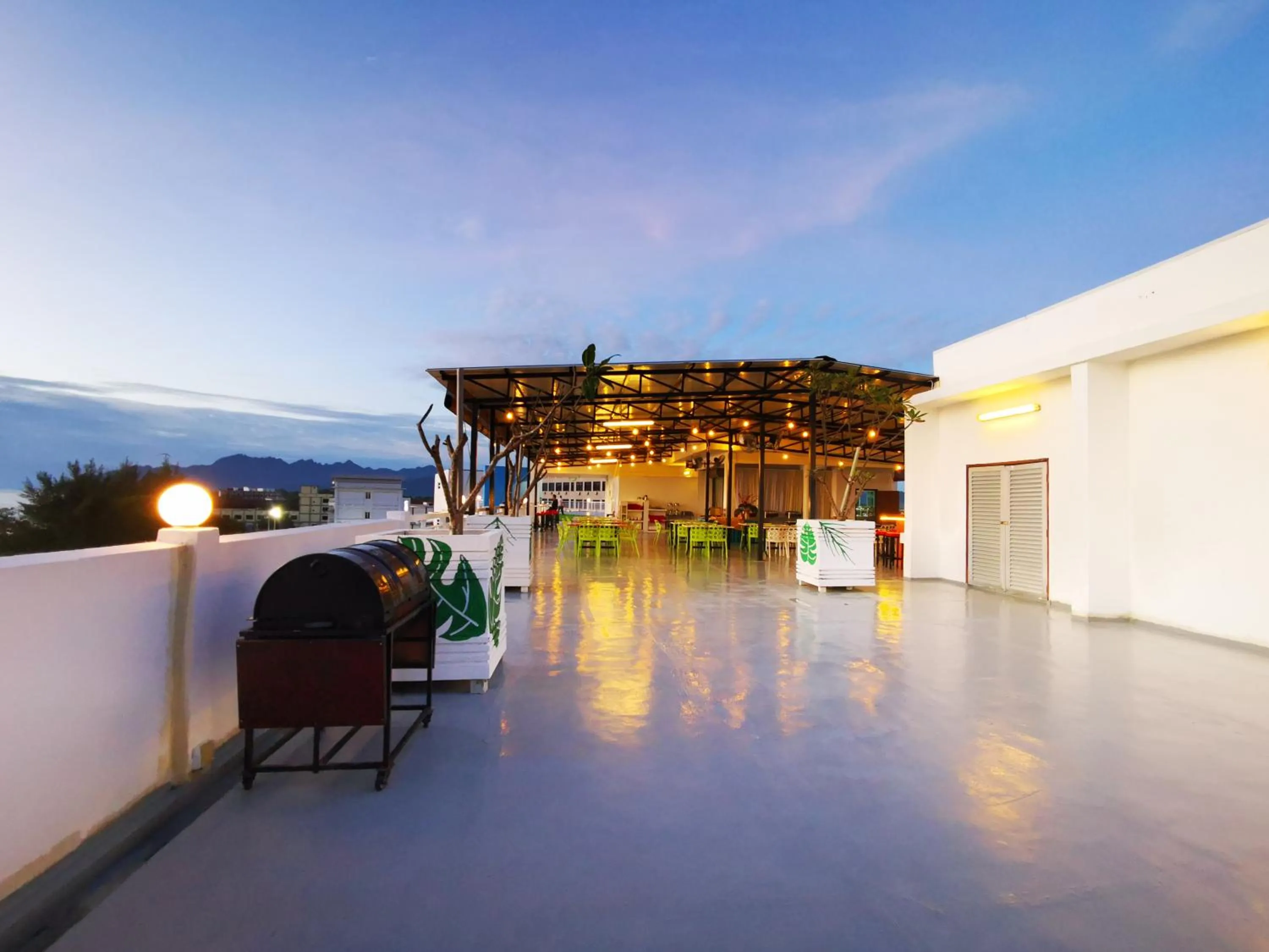 Restaurant/places to eat in Langkapuri Resort Langkawi