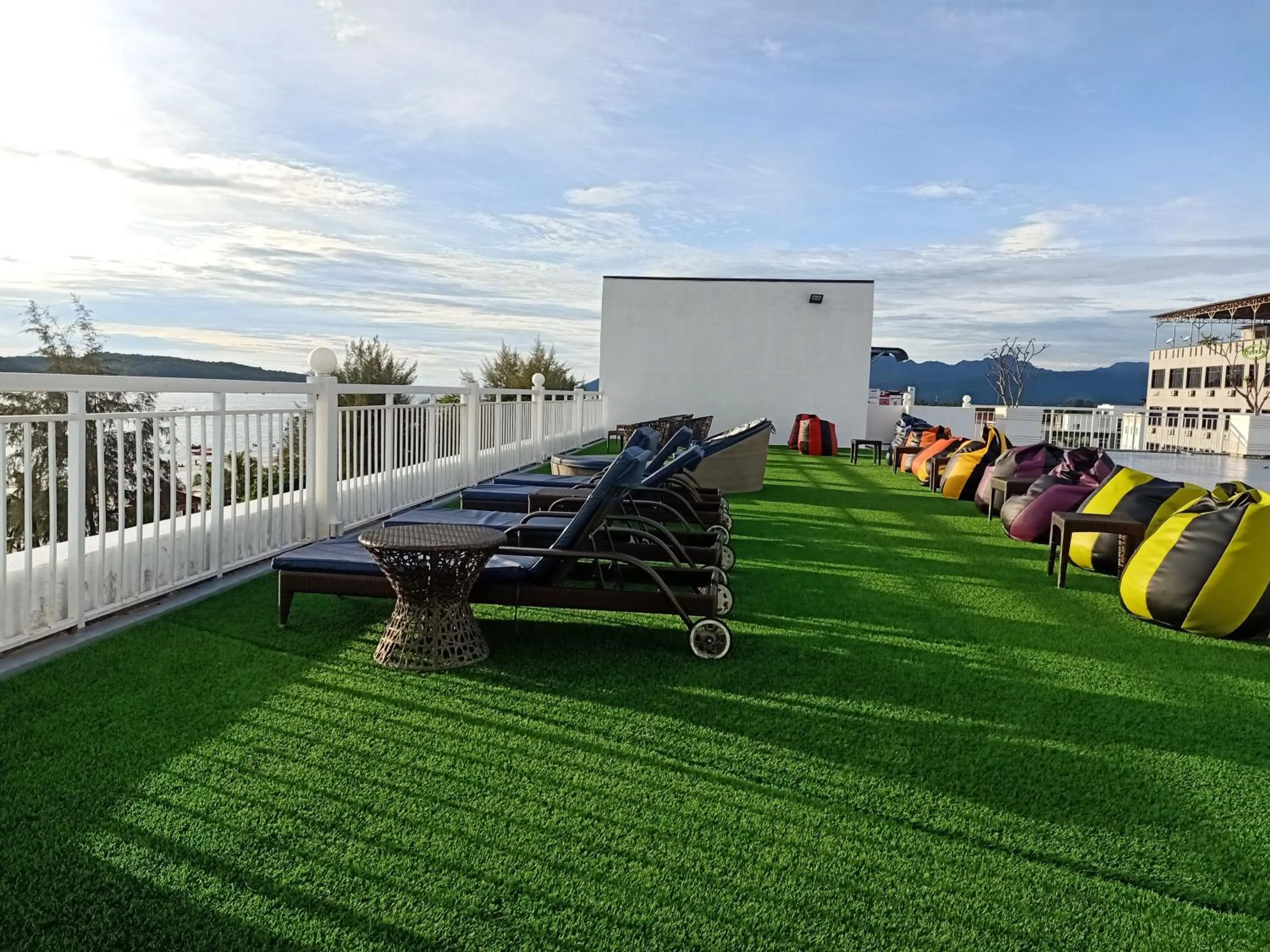 Restaurant/places to eat in Langkapuri Resort Langkawi