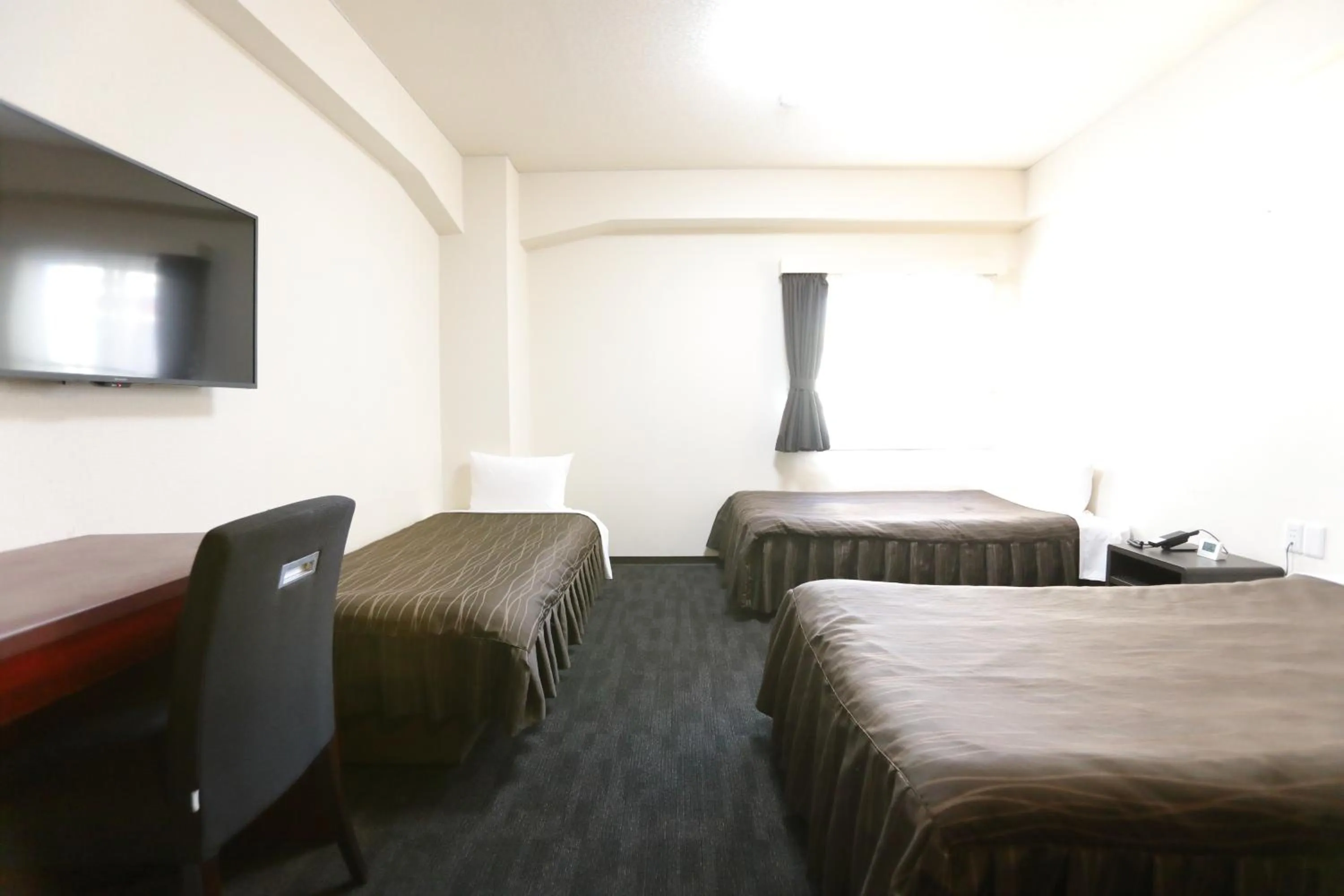 Photo of the whole room, Bed in Osaka Corona Hotel