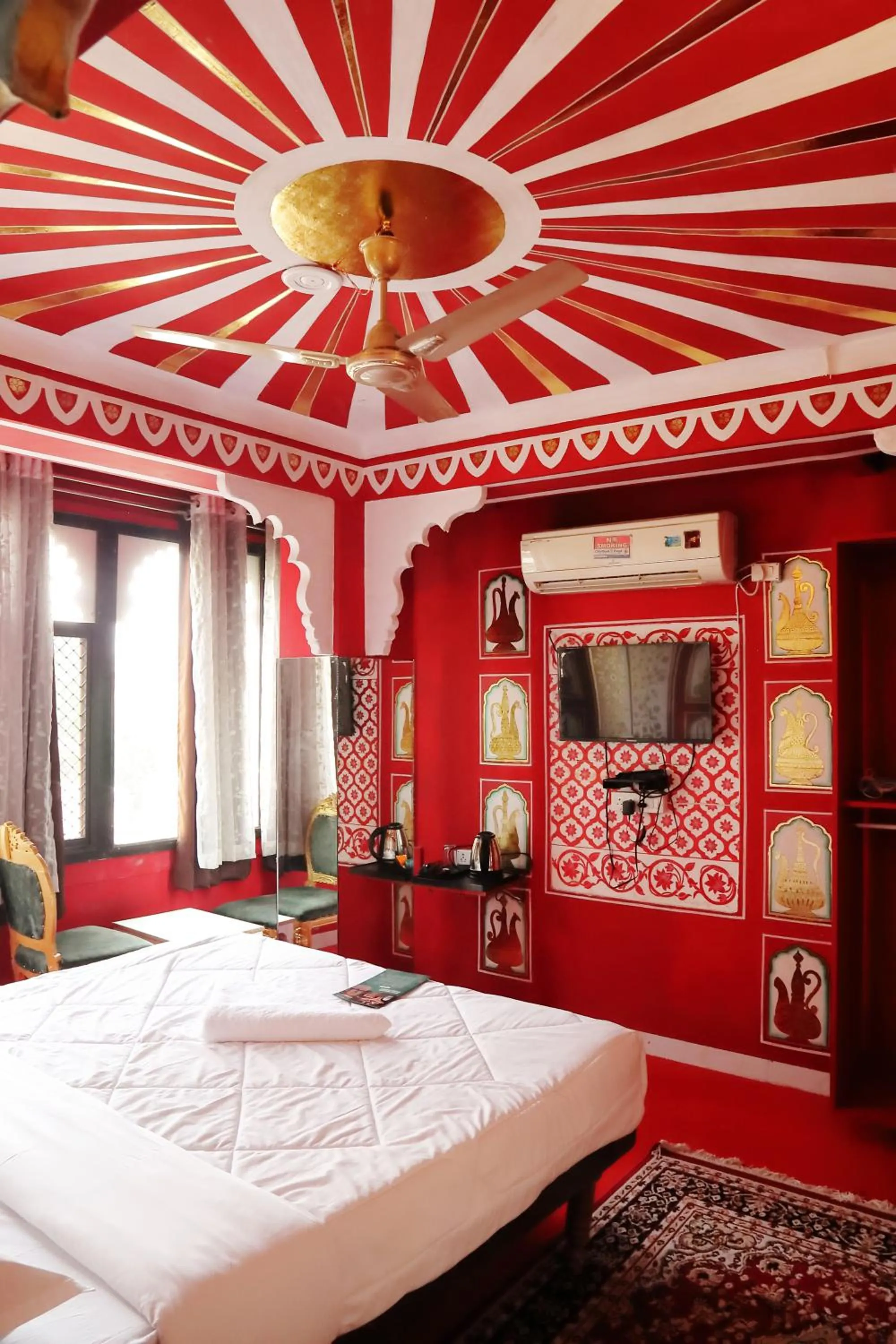 TV and multimedia, Bed in Teriwell Stay in Island Tower