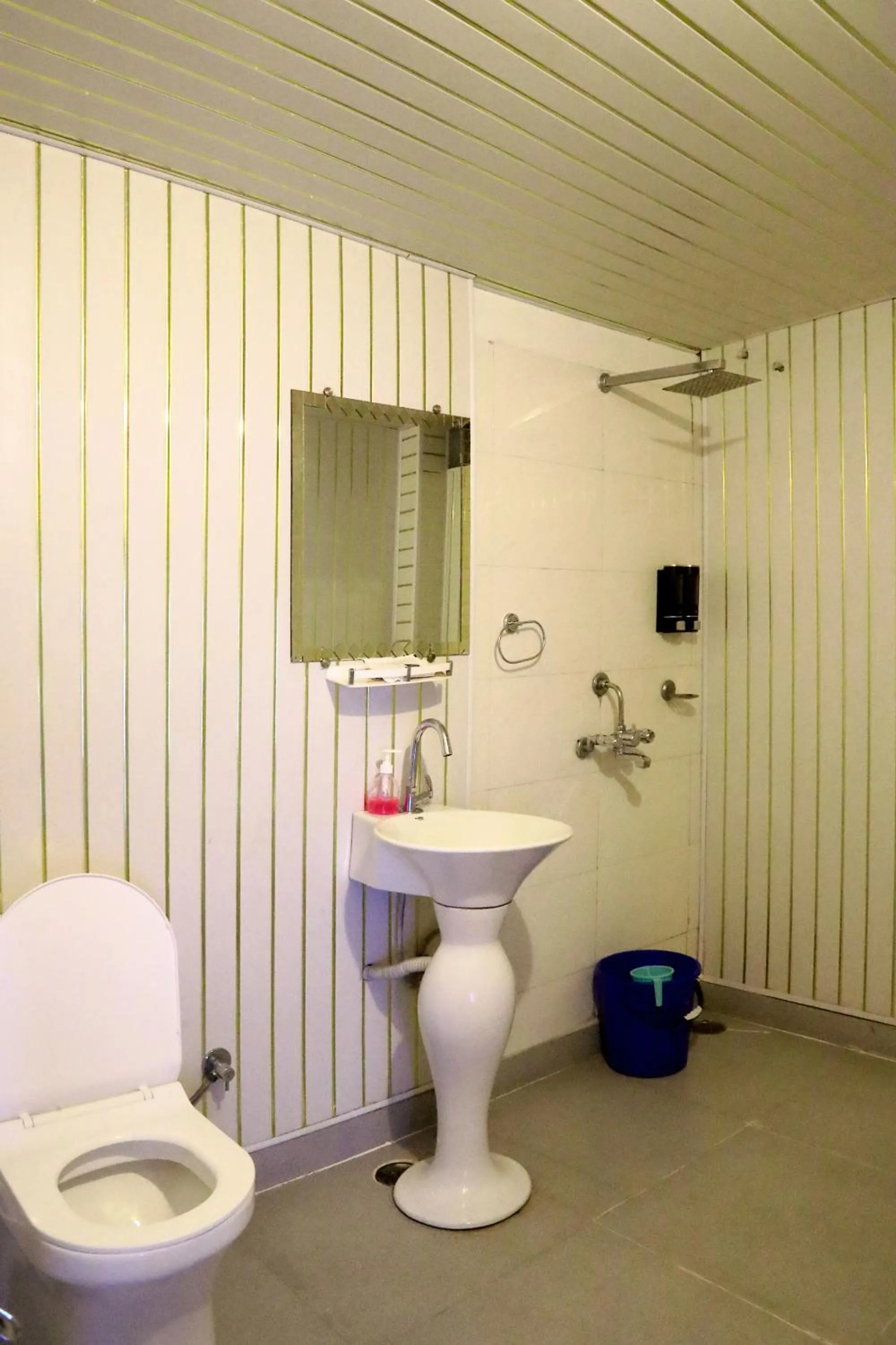Bathroom in Teriwell Stay in Island Tower