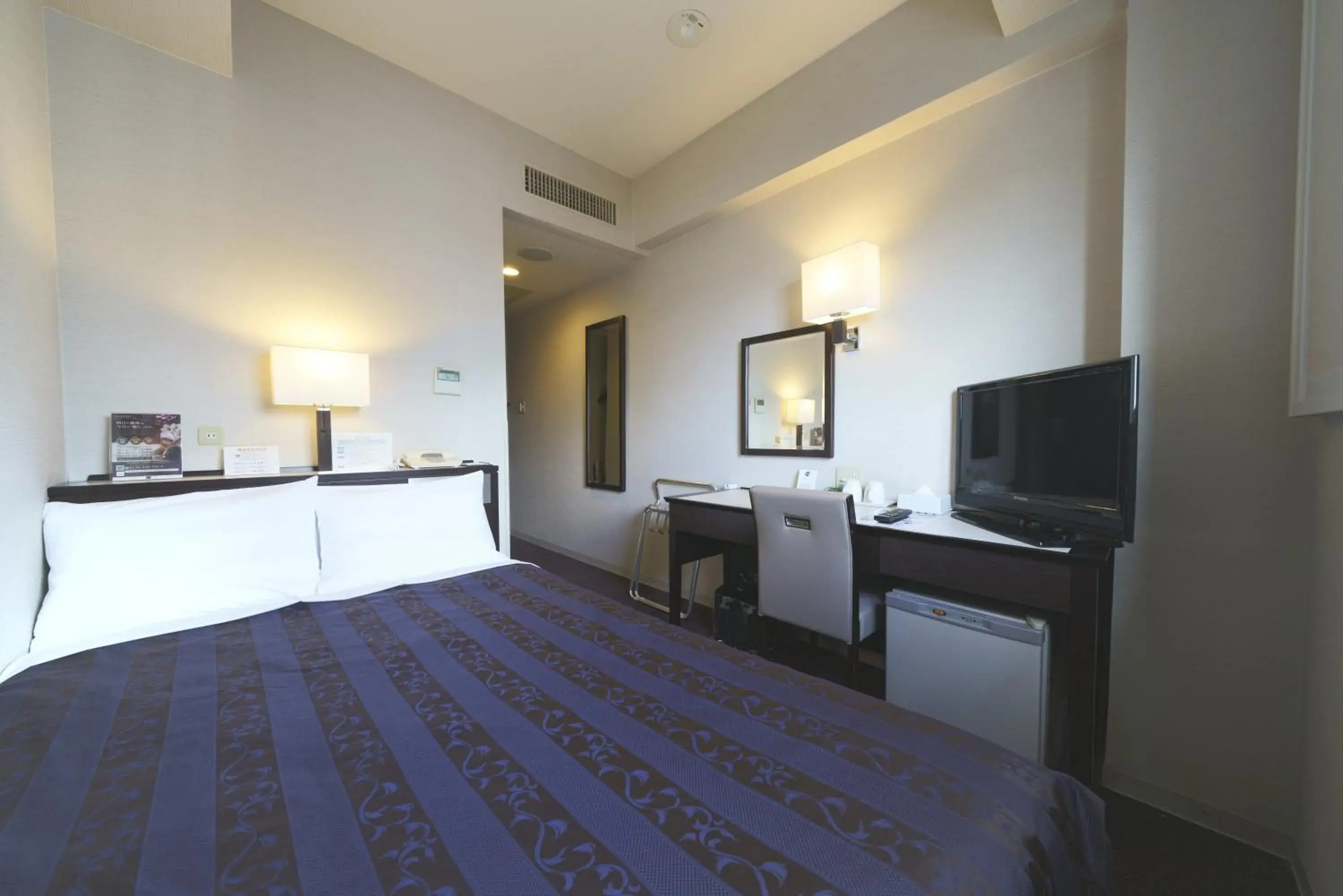 Photo of the whole room, Bed in Meitetsu Inn Nagoya Nishiki Photo of the whole room, Bed in Meitetsu Inn Nagoya Nishiki