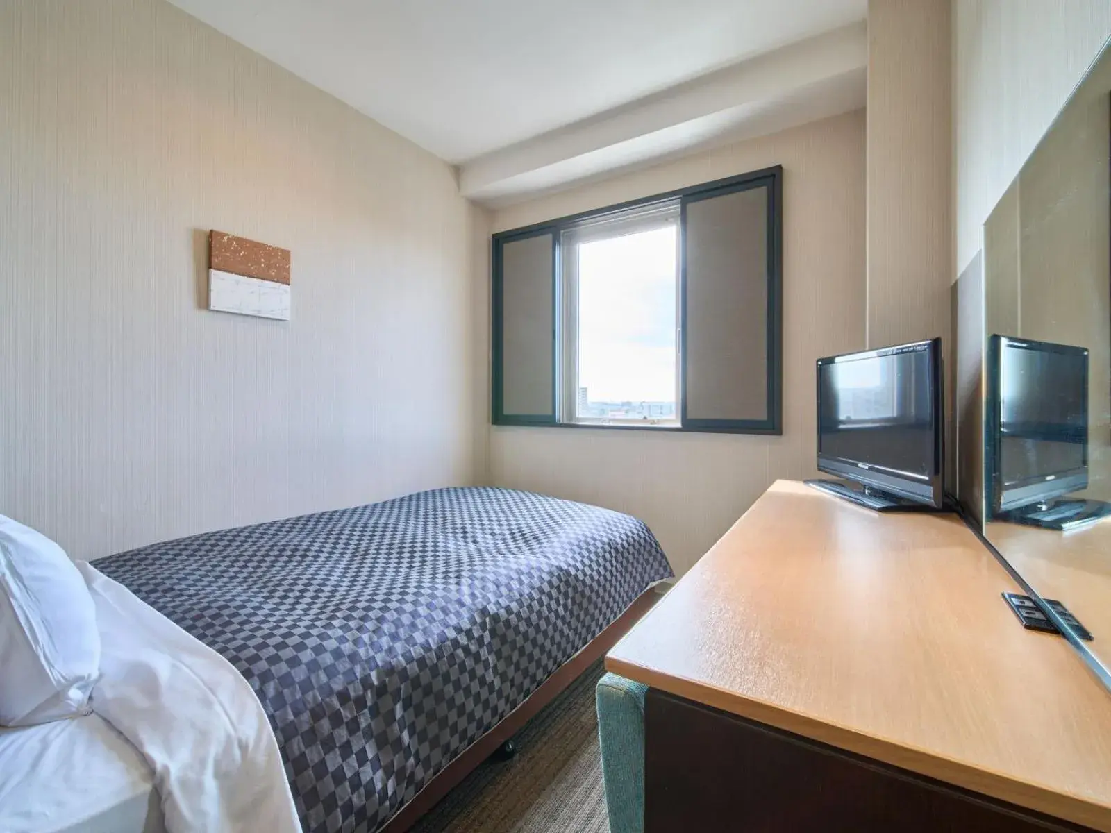 Photo of the whole room, Bed in Meitetsu Inn Kariya Photo of the whole room, Bed in Meitetsu Inn Kariya