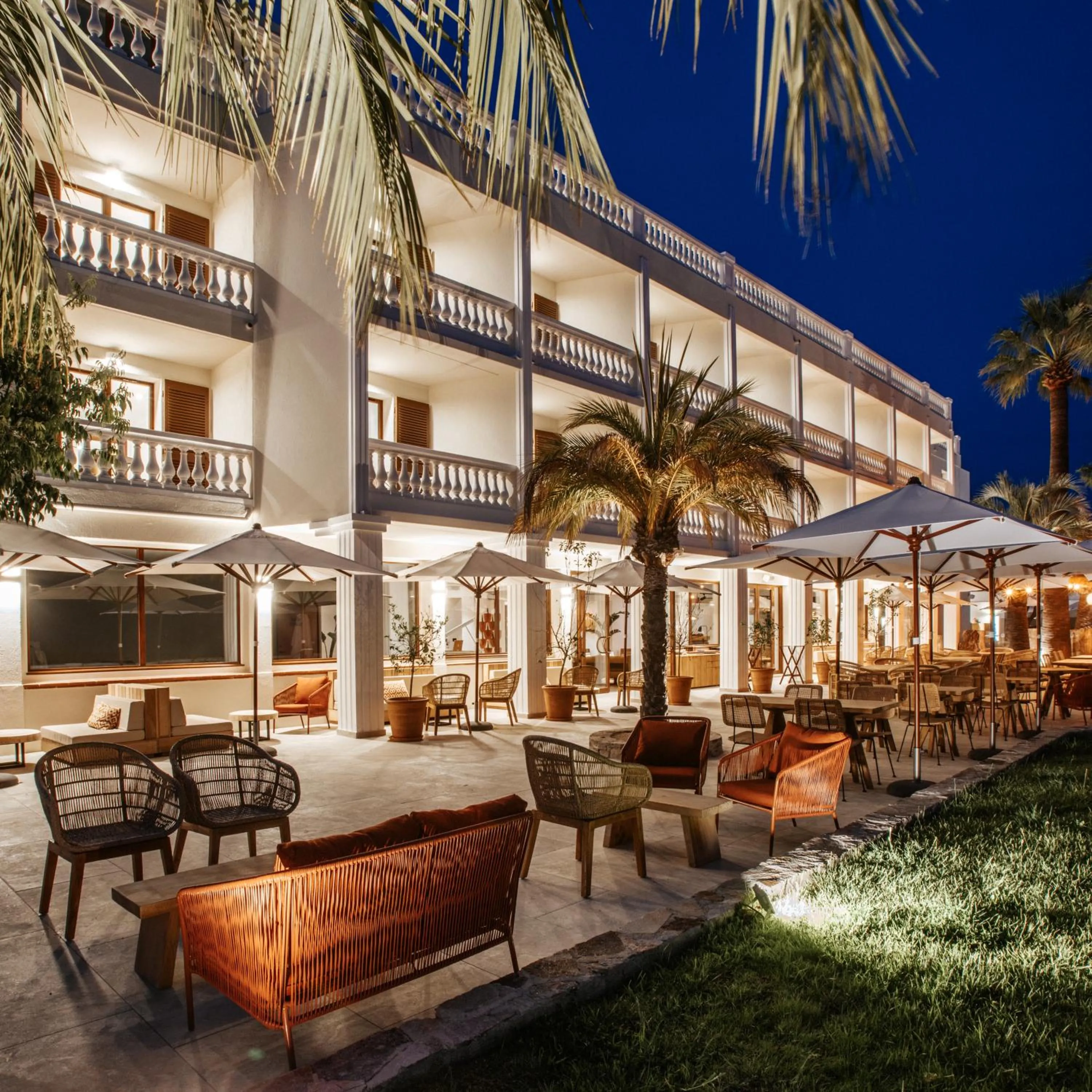 Property building in Le Mirage