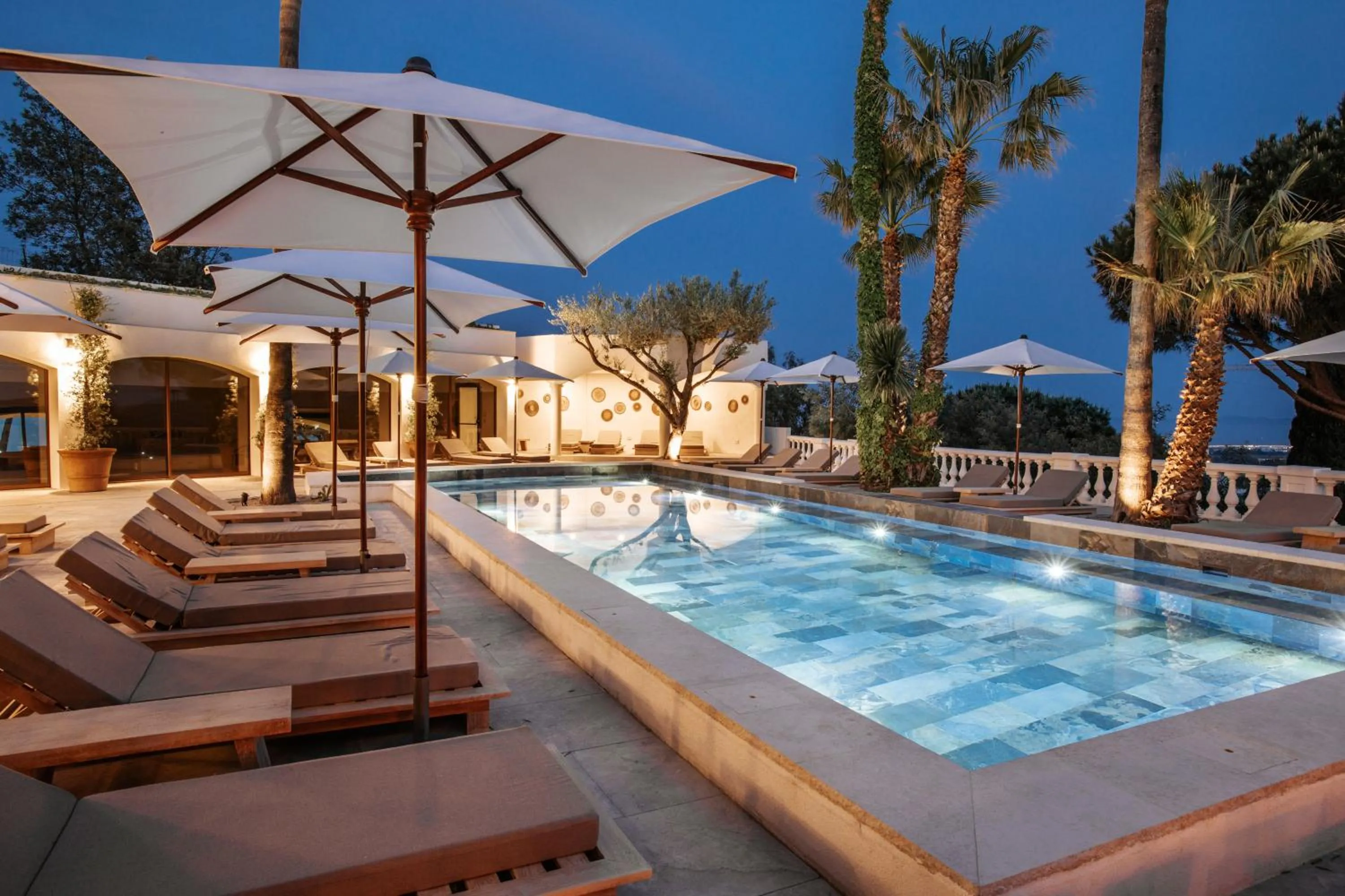Swimming pool in Le Mirage