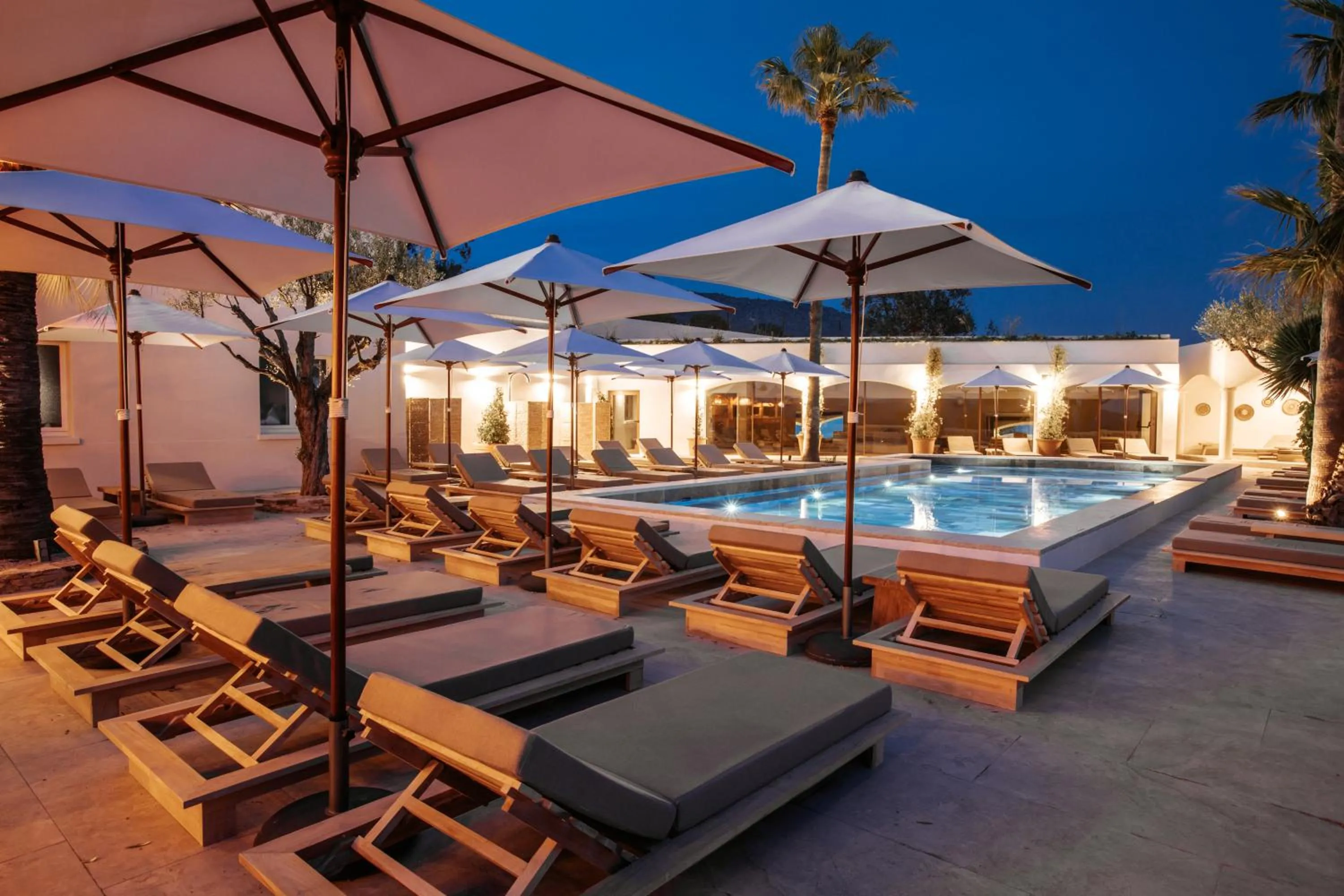 Swimming pool in Le Mirage
