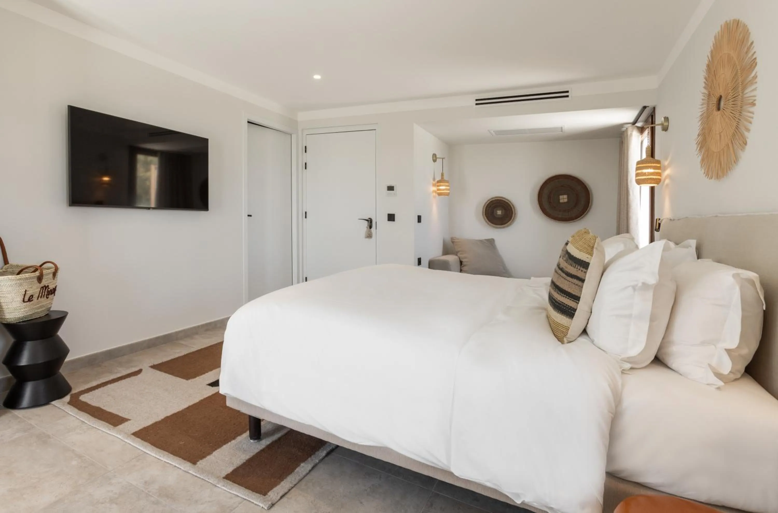 Bed in Le Mirage