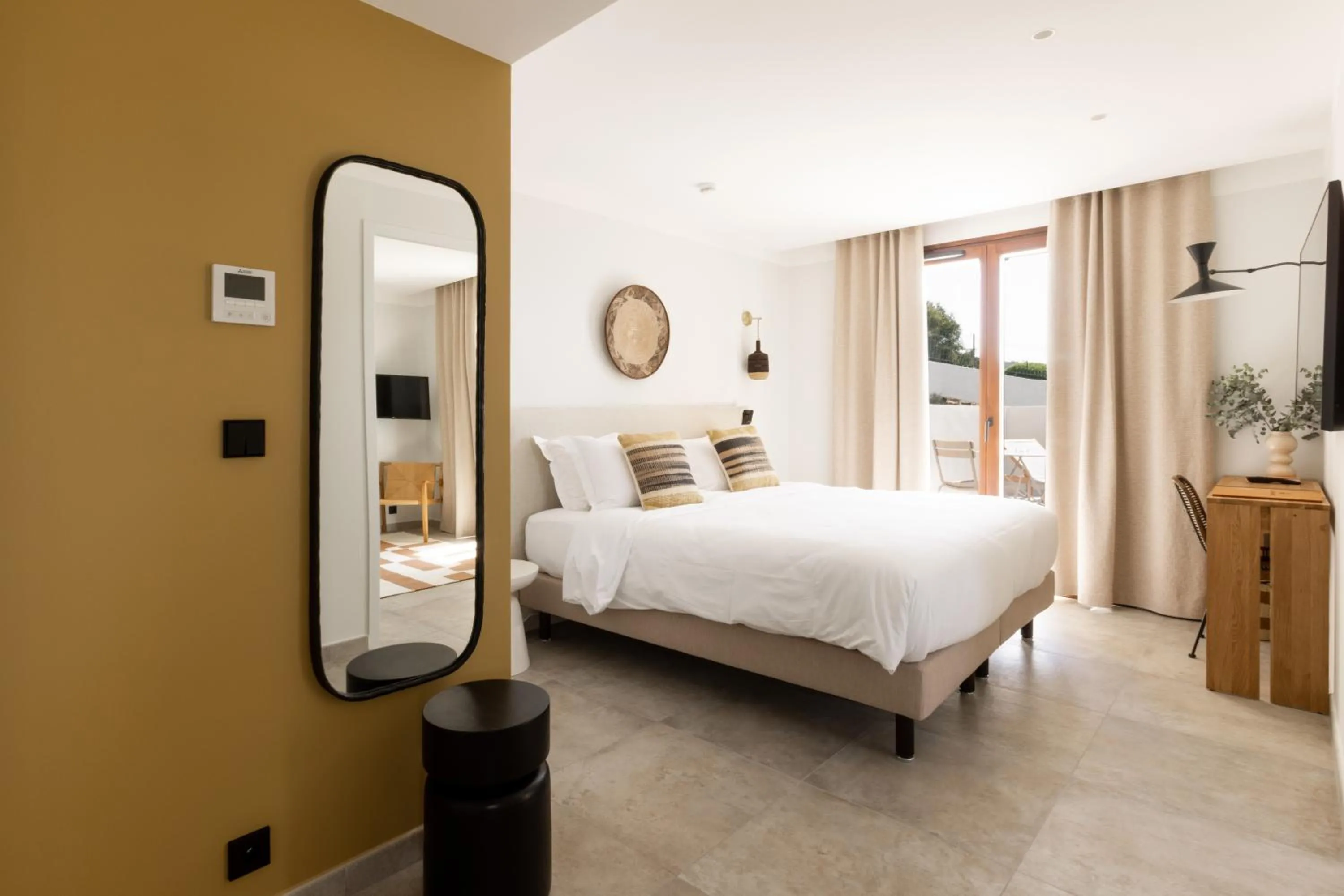 Bed in Le Mirage