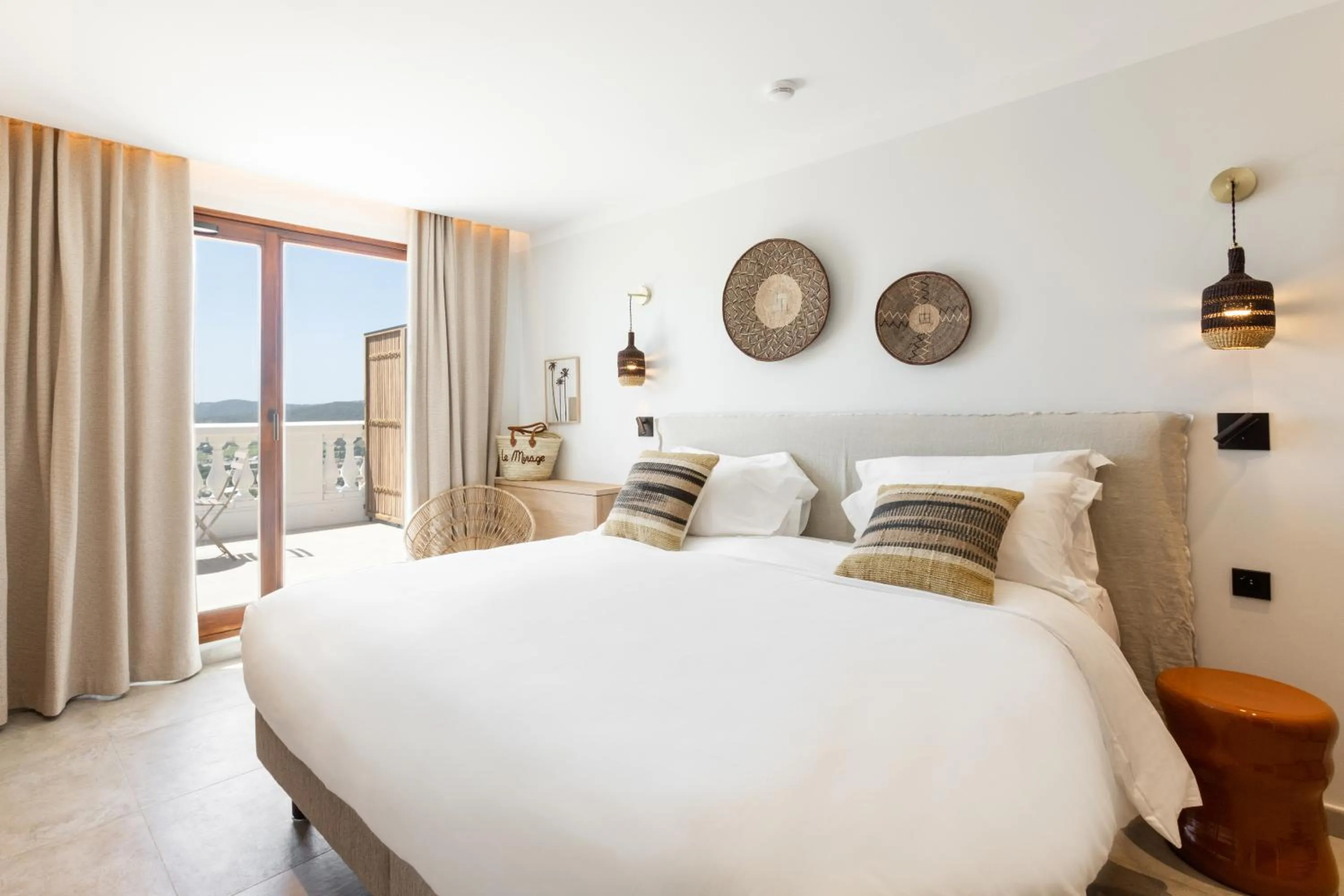 Bed in Le Mirage