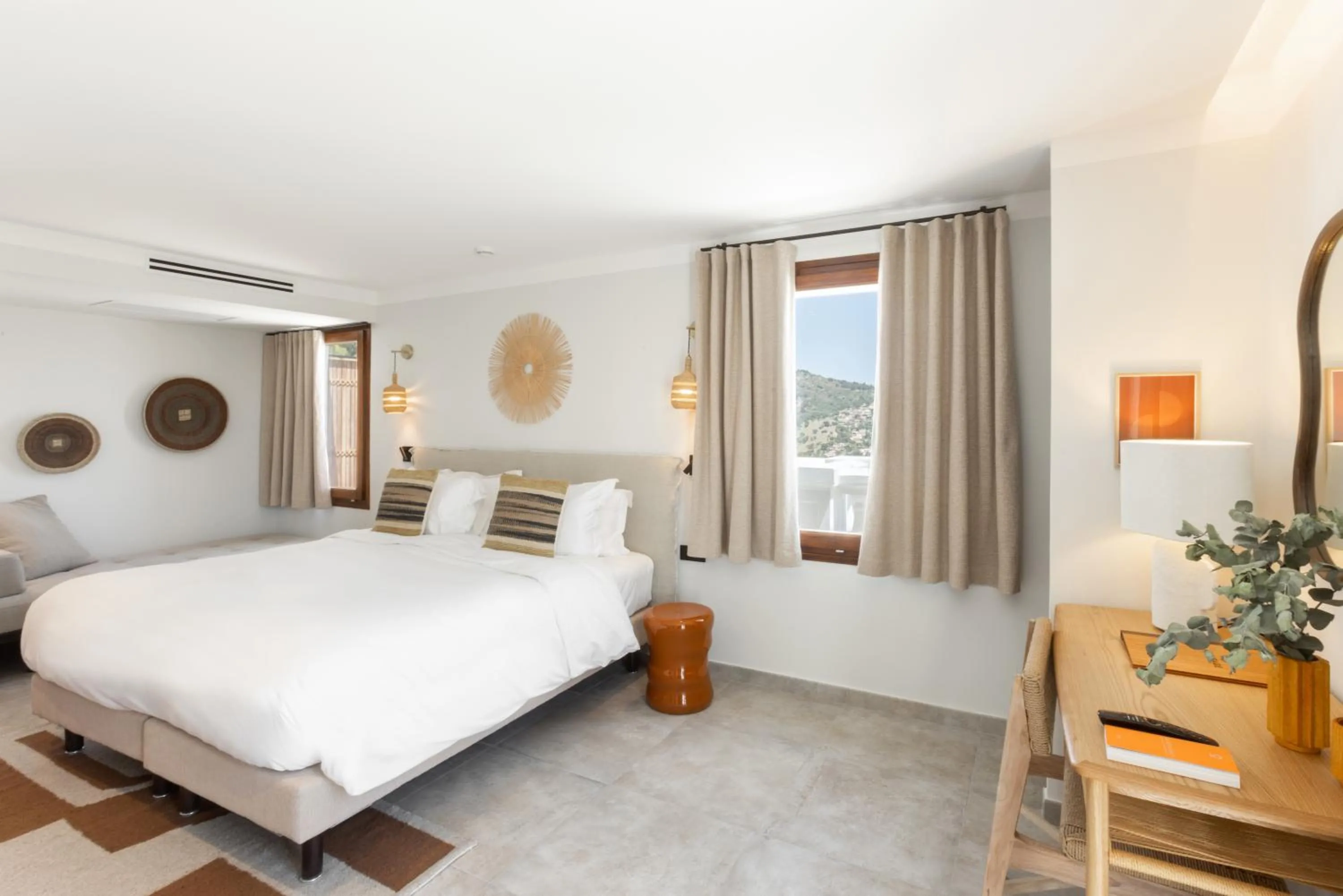 Photo of the whole room, Bed in Le Mirage