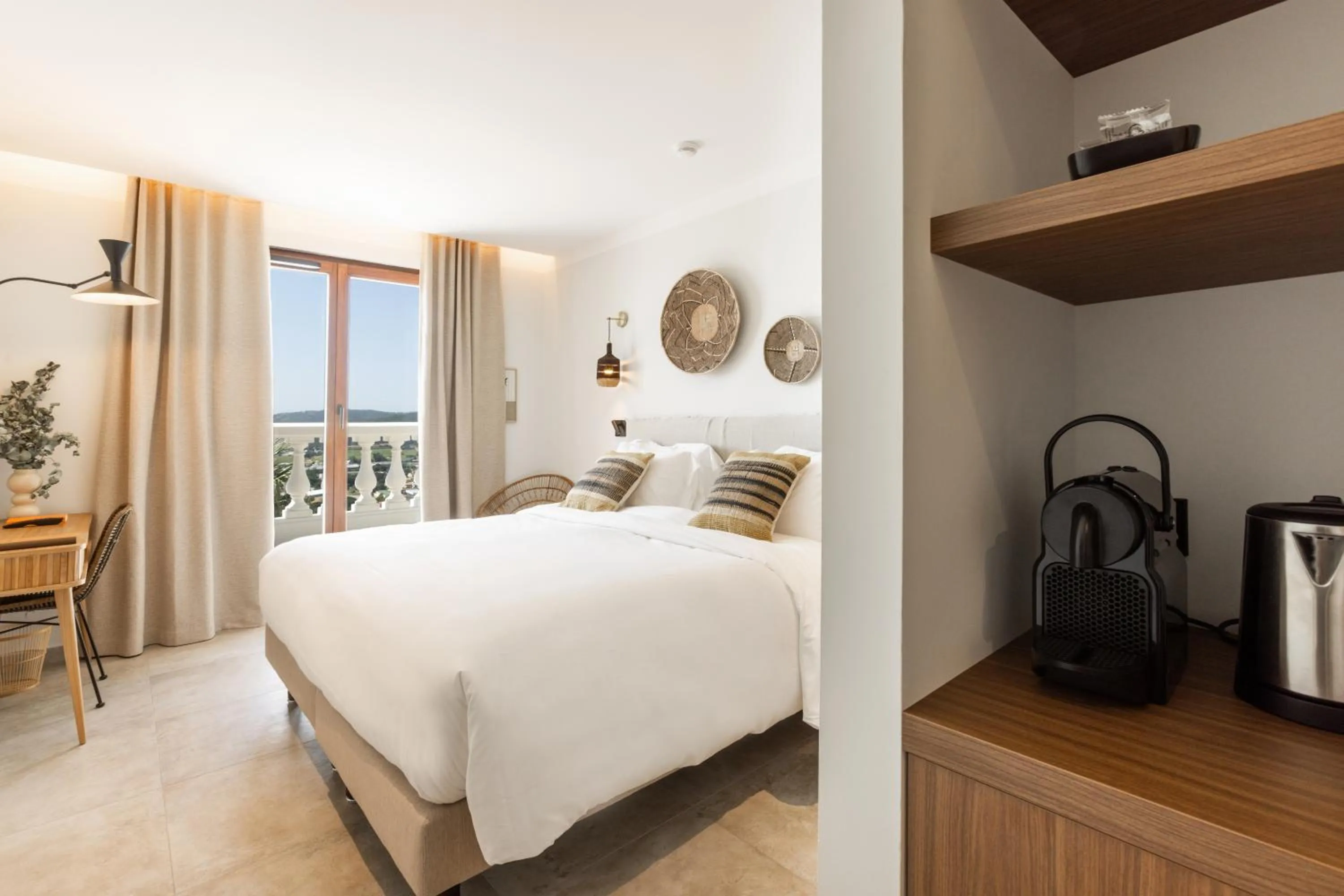 Bed in Le Mirage