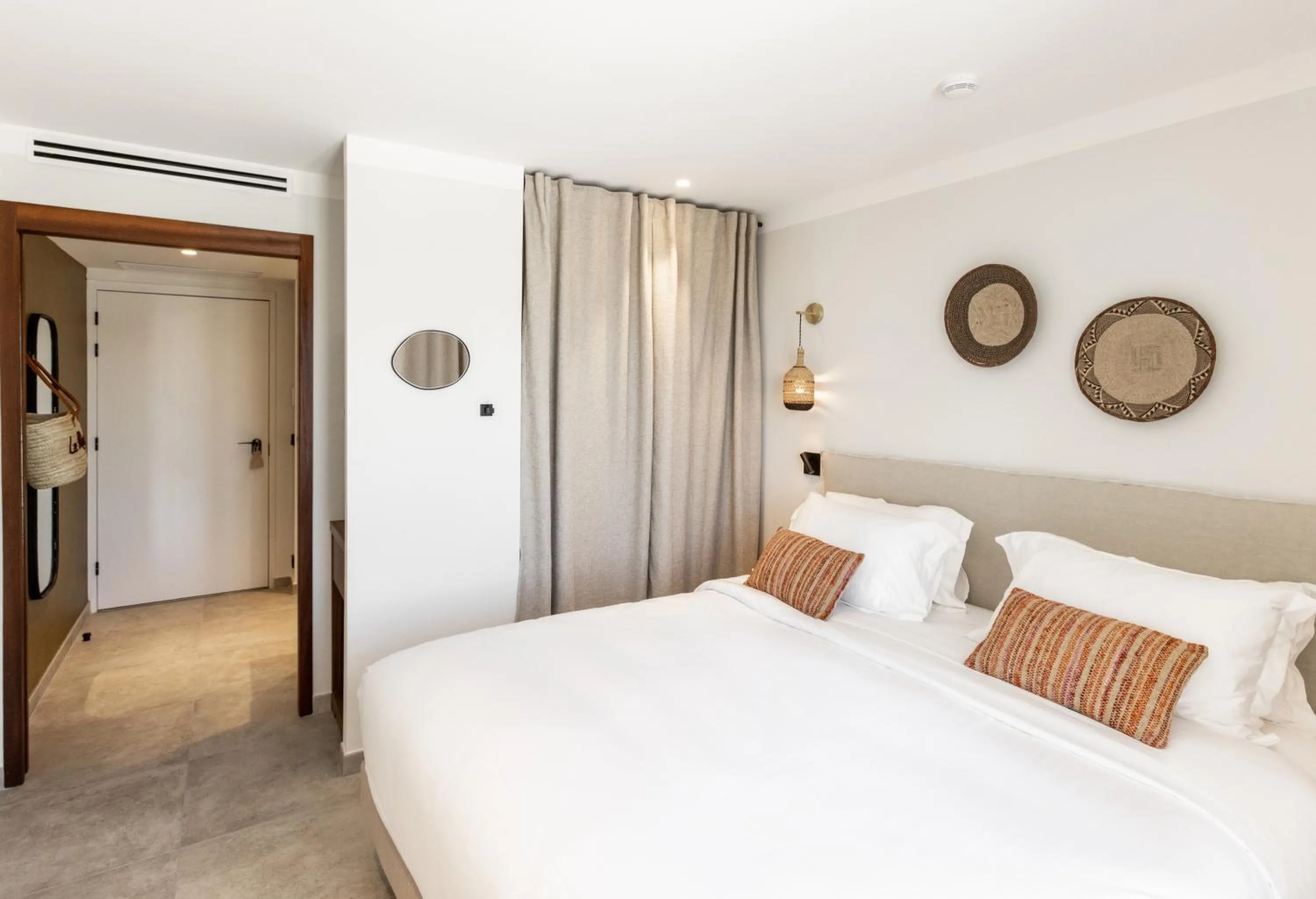 Bed in Le Mirage