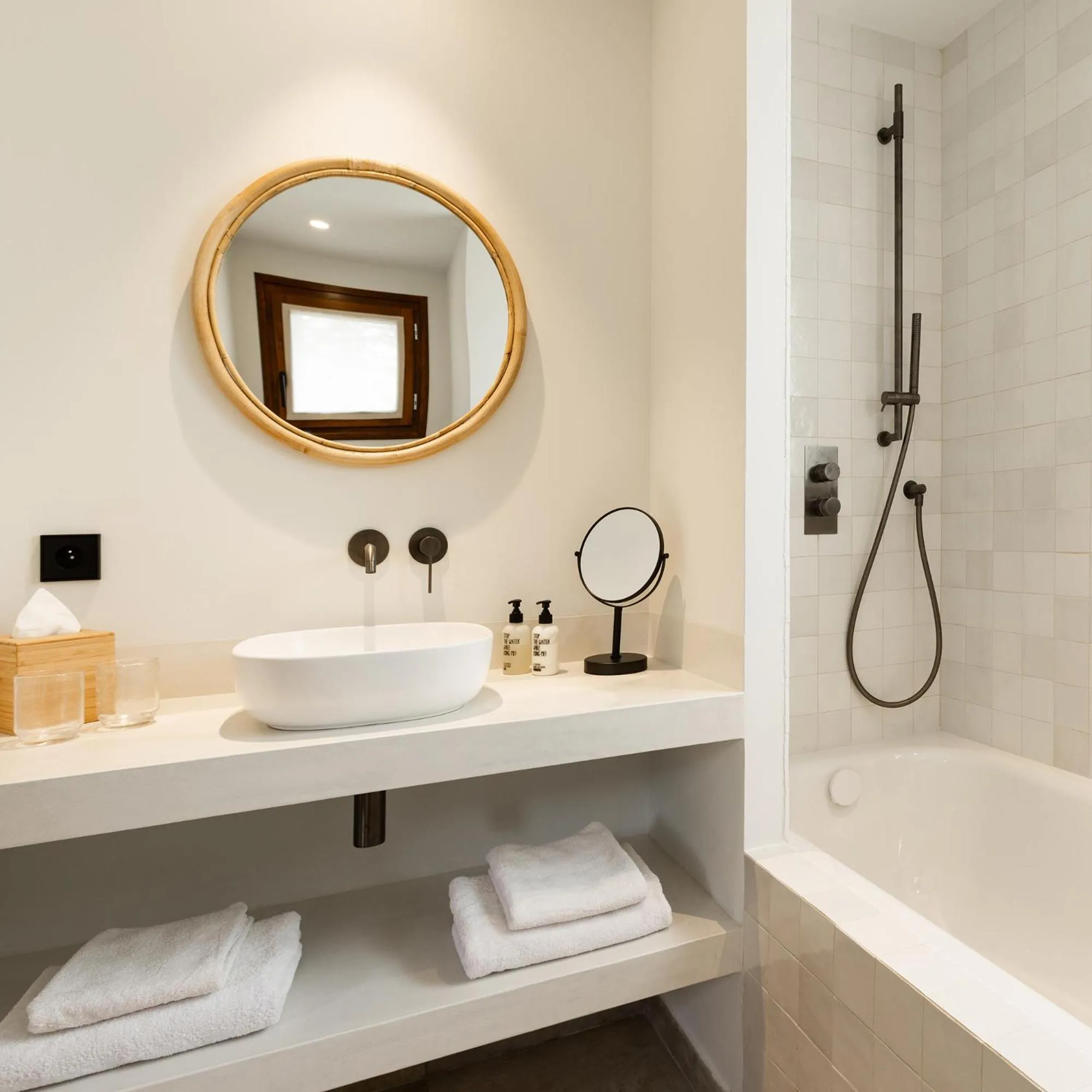 Bathroom in Le Mirage